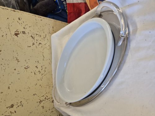  Vassoio con pirofila in ceramica