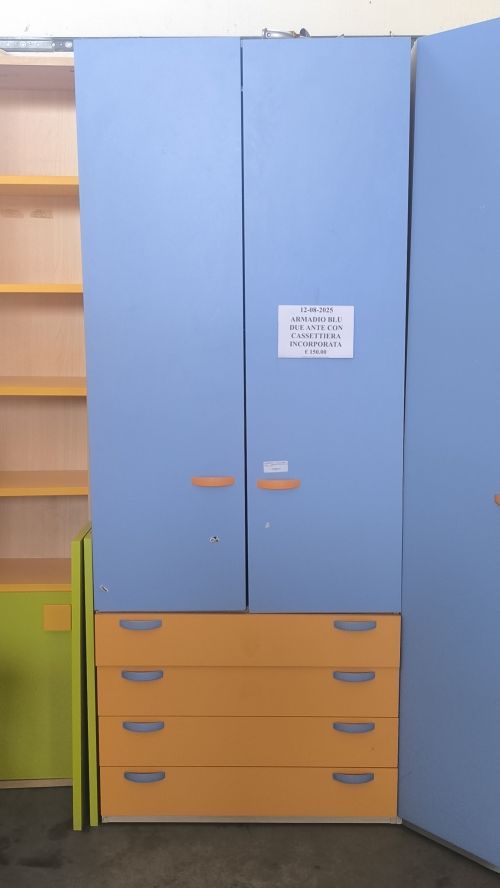 ARMADIO BLU DUE ANTE  CON CASSETTIERA INCORPORATA