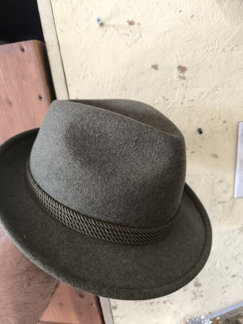  Cappello panno verde Matthias Hutter