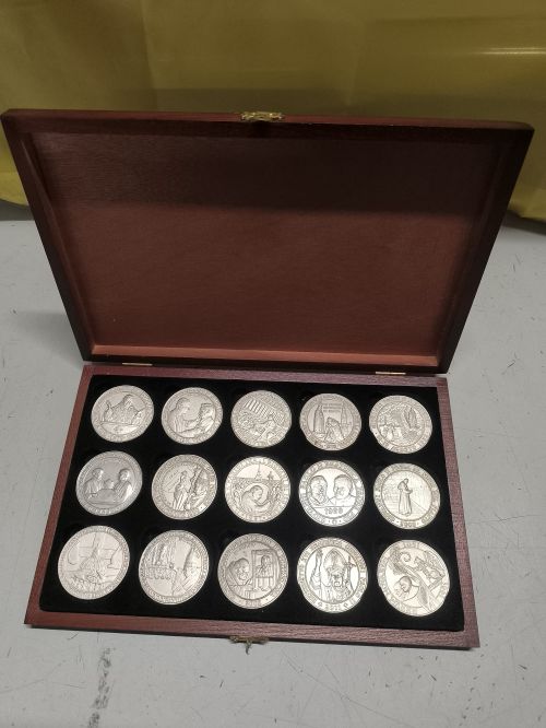  15 medaglie papali con porta medaglia