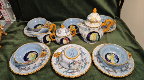 SERV COLAZIONE TAZZE+PIATTIN+TEIERA+LATT+ZUCCH CER.MOLARONI 