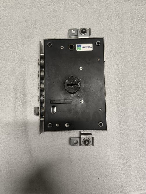  Serratura per porte blindate mottura con una chiave sola