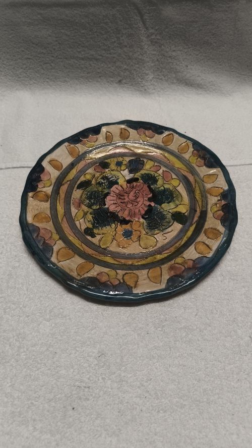 Piatto in cotto dipinto nano