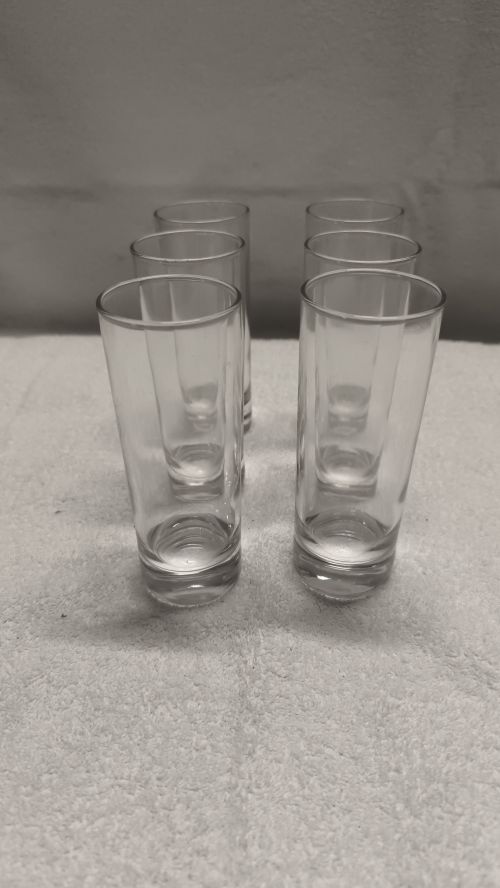  Sei bicchieri in vetro alti