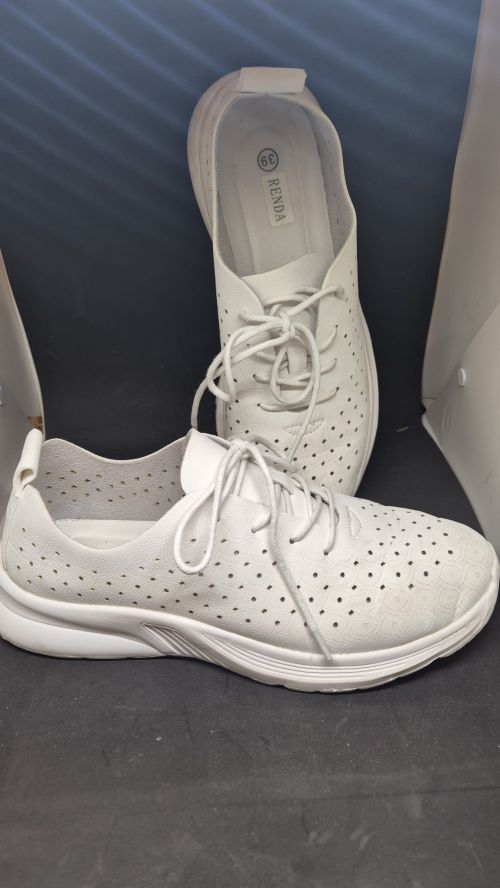  Scarpe bianche Renda n. 39
