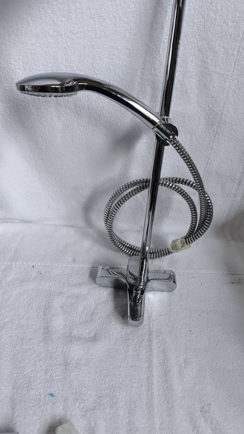  Rubinetto in acciaio con doccia