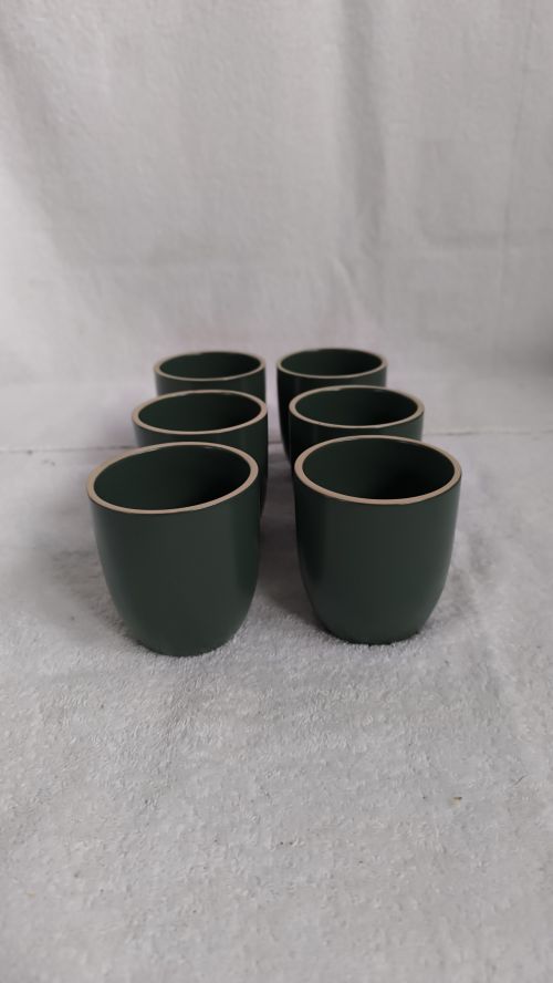 Sei bicchieri in ceramica verde