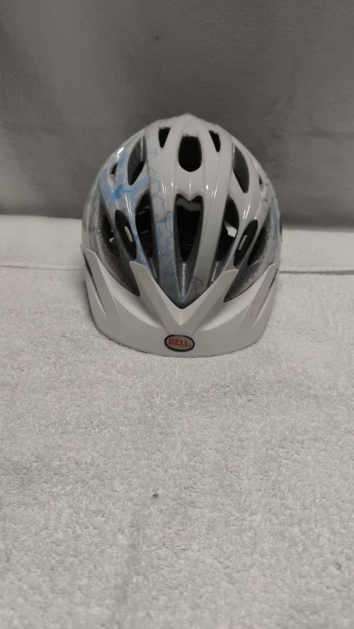  Casco e la bicicletta bi