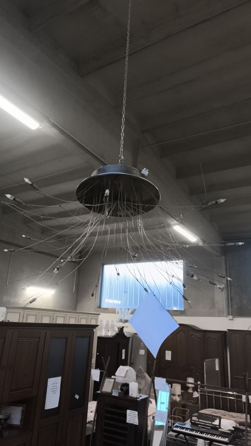  Bellissimo lampadario modello fontana di horatio spada per Luis maker spot tenuto in ottime condizioni