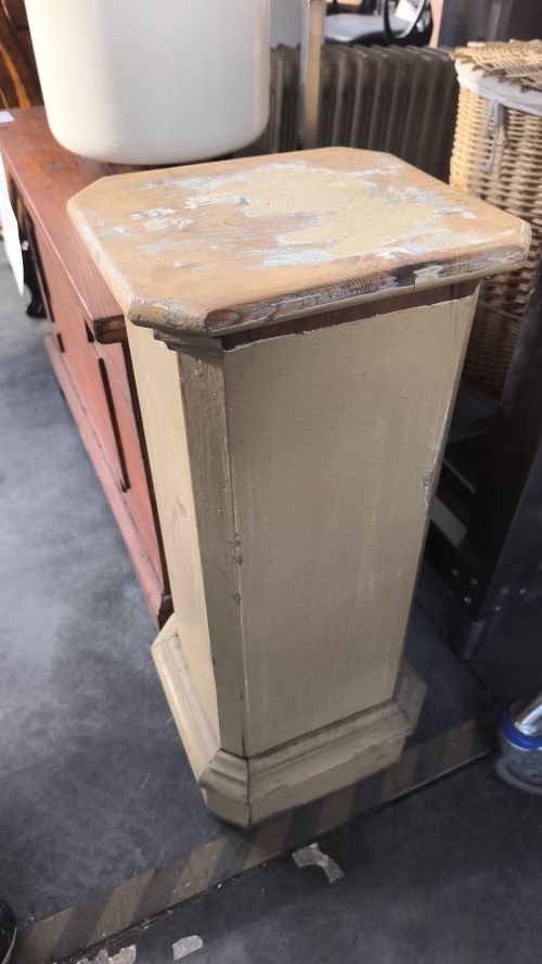 Colonna in legno