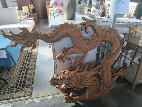 Drago in legno da parete 105x120 intagliato a mano