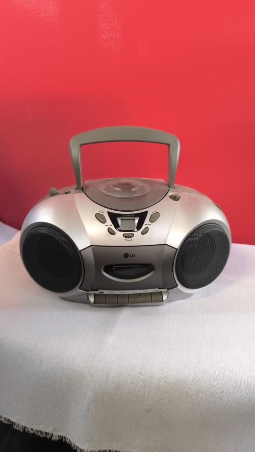 LG Radio con lettore CD portatile lettore musicasetta non funzionante