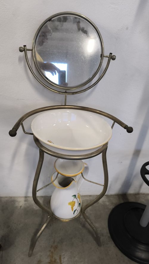 *TOILETTE IN OTTONE CON CATINO E CIOTOLA IN CERAMICA