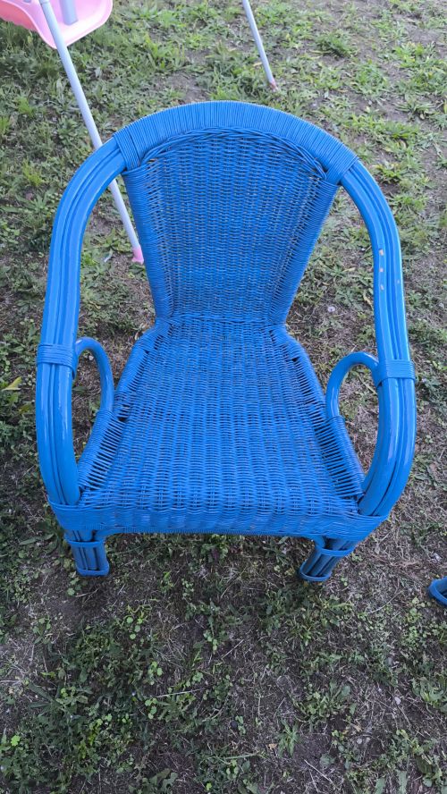 Sedia in vimini blu