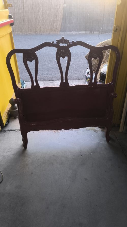 Letto singolo in legno colore rosso