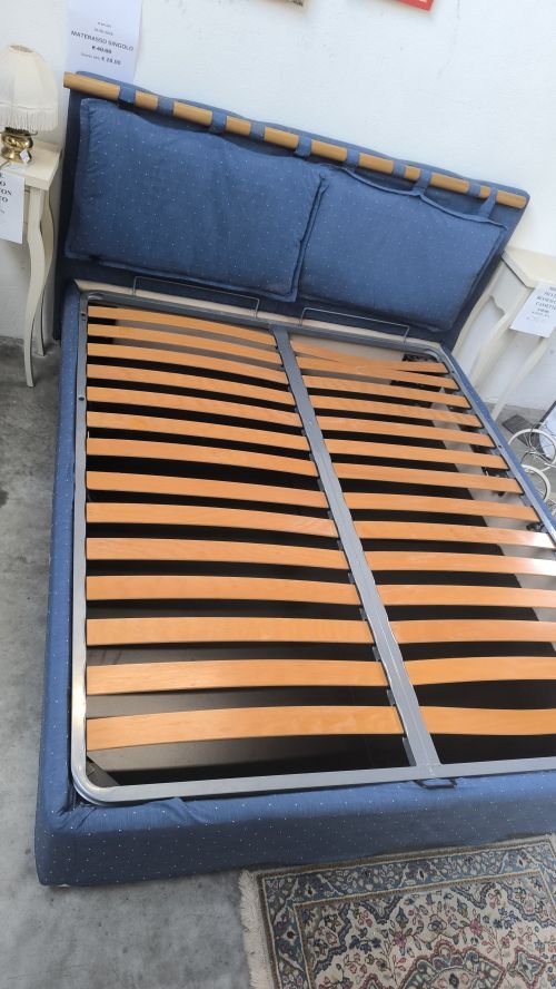 Letto contenitore sfoderabile in tessuto blu a pois