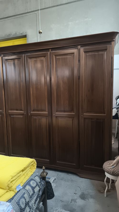 Armadio in legno 6 ante color noce misure larghezza 290x250