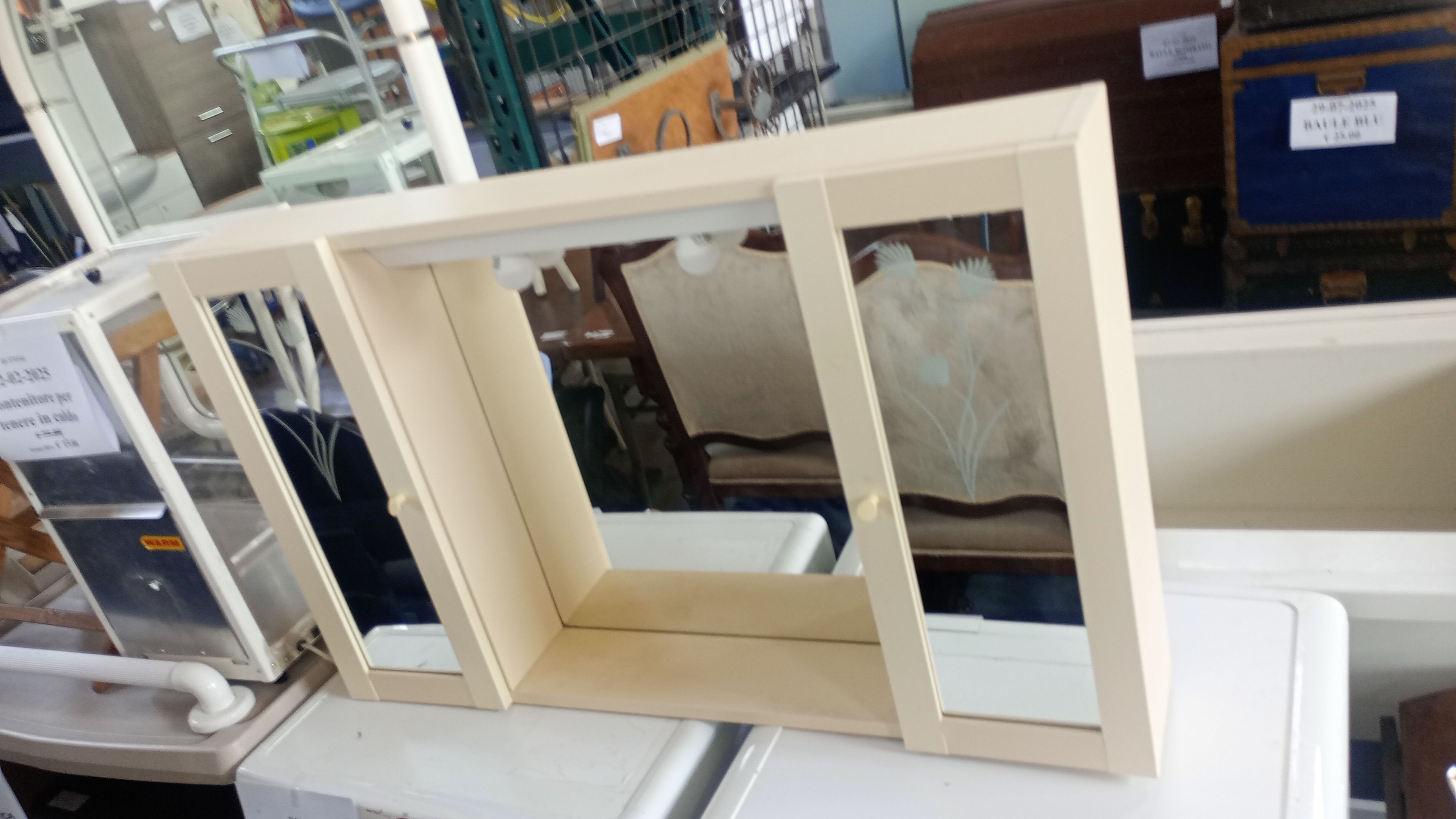 SPECCHIO DA BAGNO BIANCO