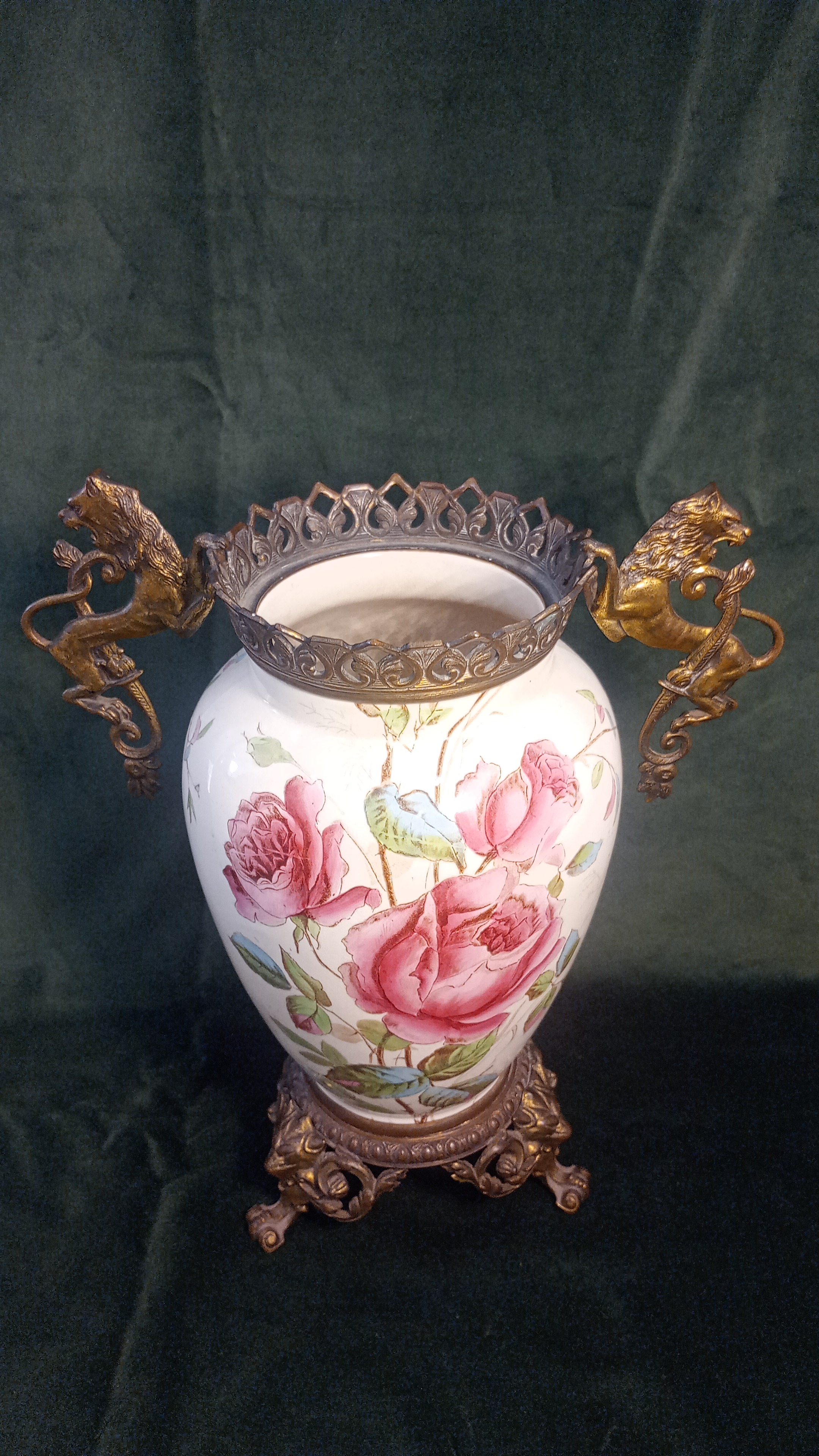  Antico vaso disegno rose con leoni