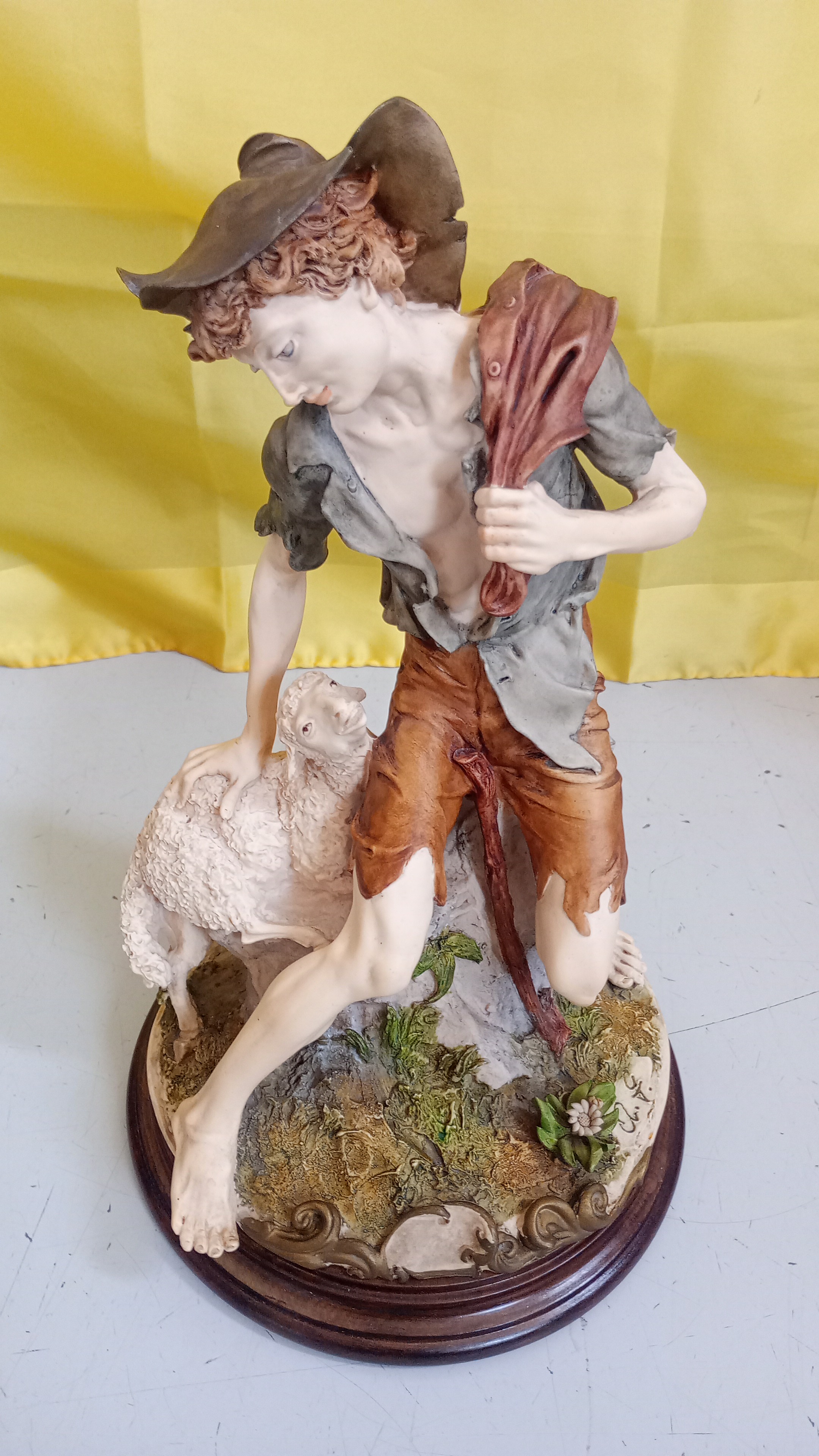  Pastore con pecora Capodimonte