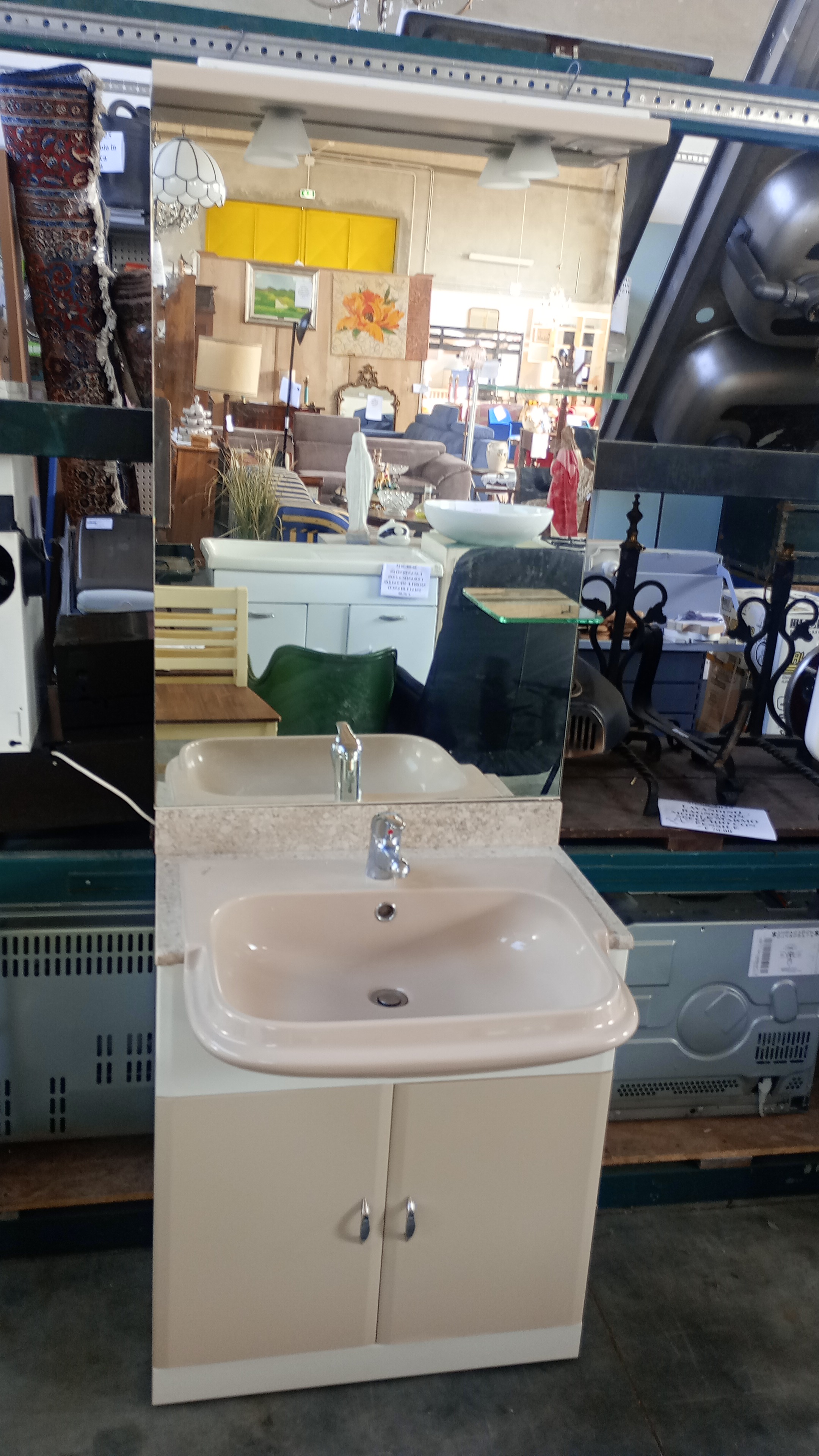 ARREDAMENTO BAGNO COMPOSTA DA LAVABO CON MOBILE E SPECCHIO