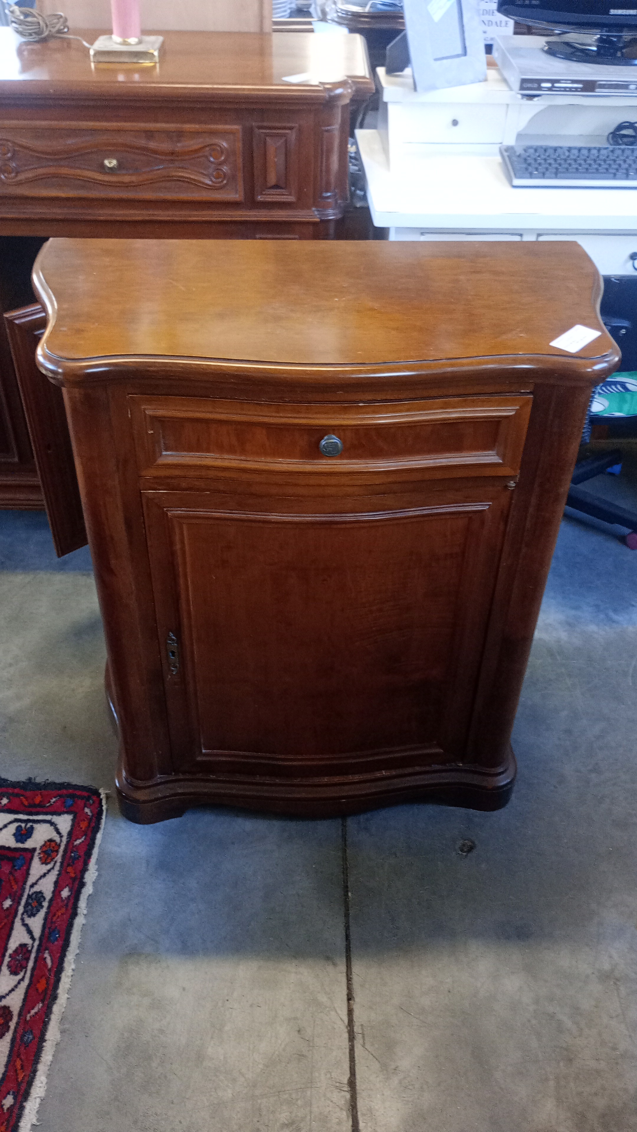 PICCOLA CREDENZA UN ANTA