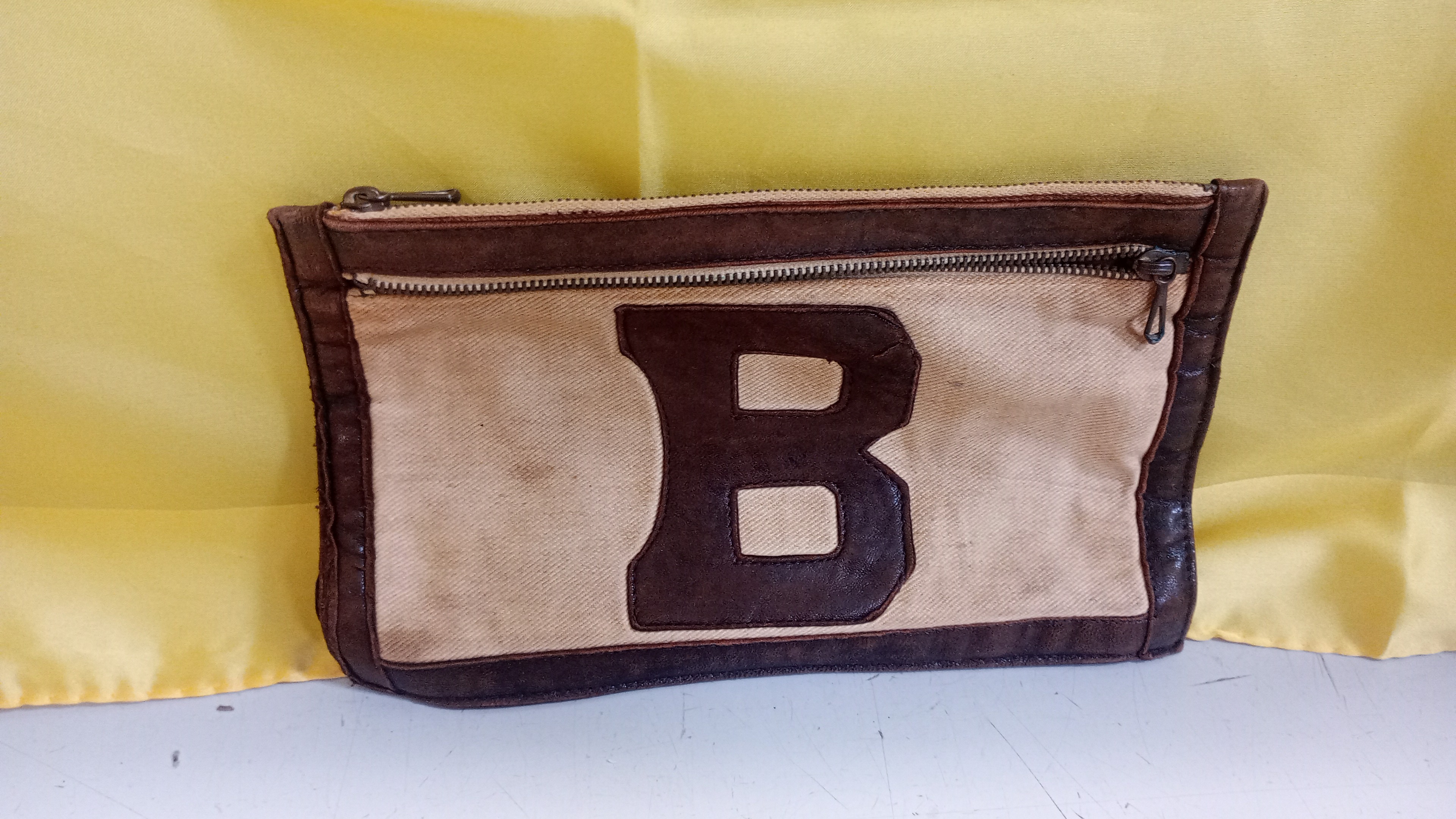 bustina B