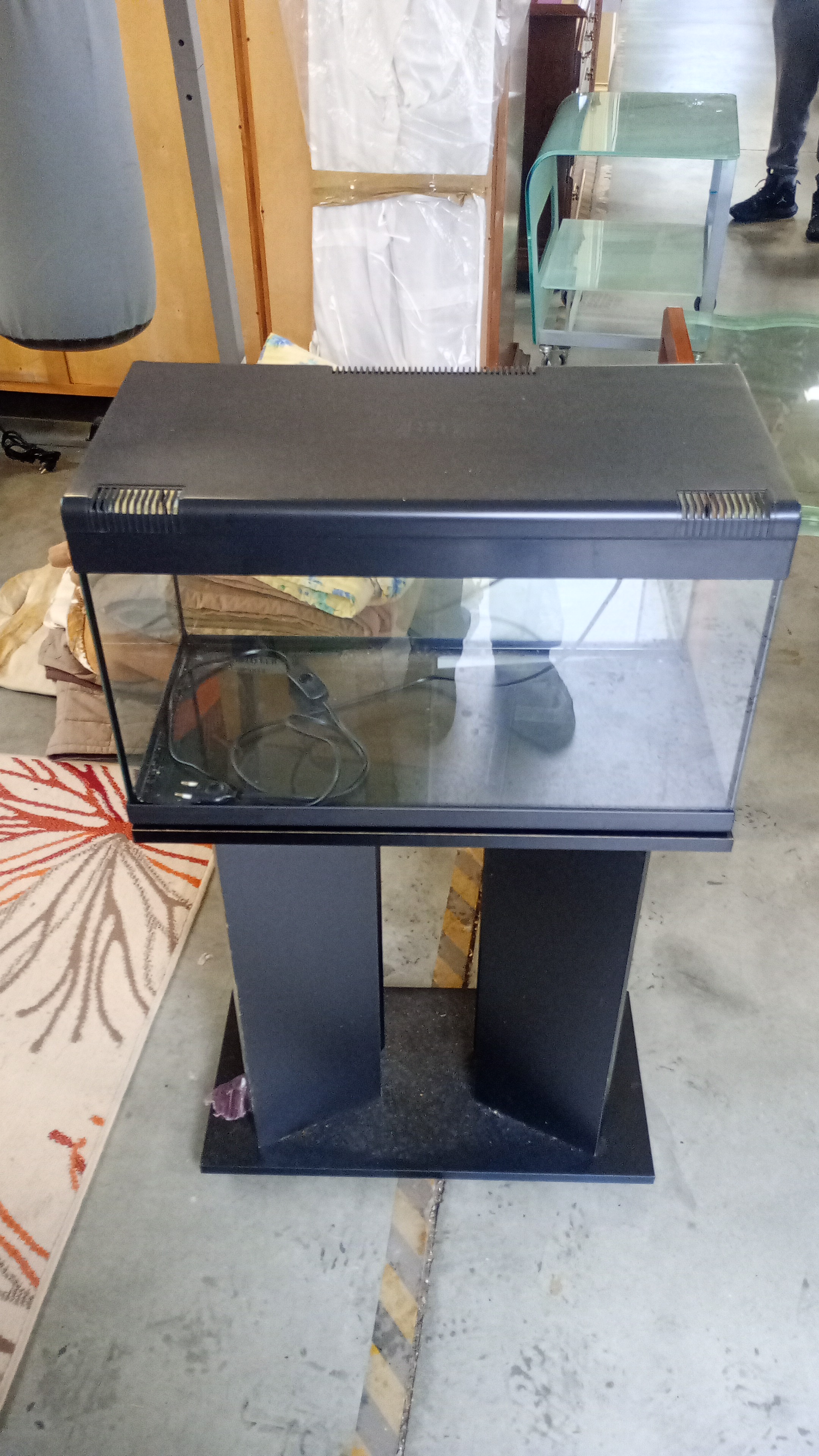ACQUARIO CON MOBILE NERO