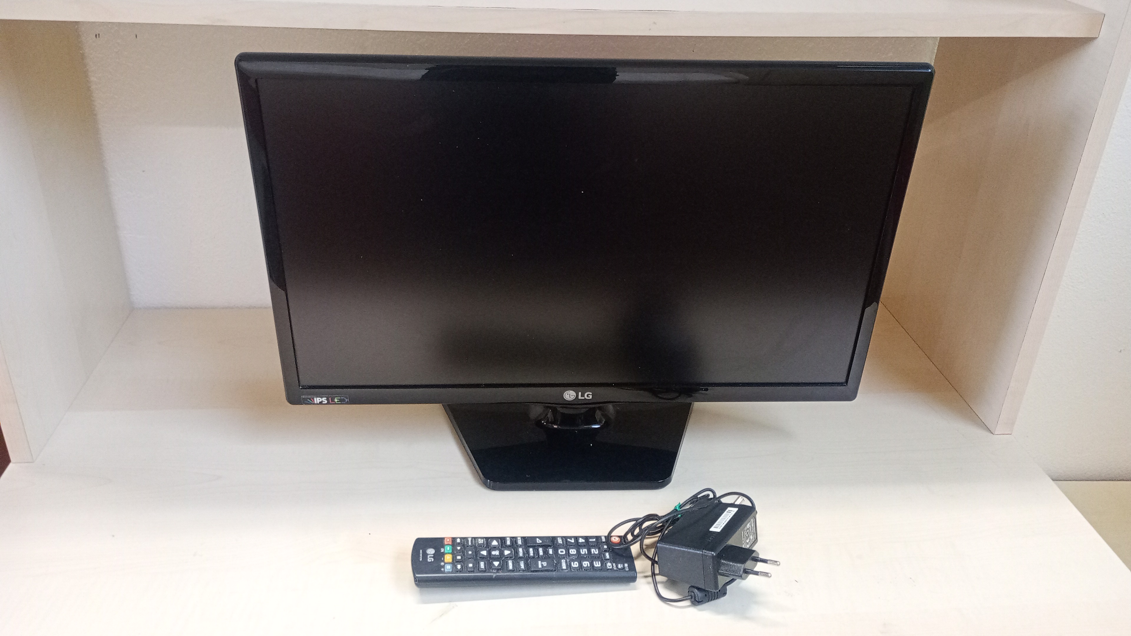 TELEvISORE LG con telecomando