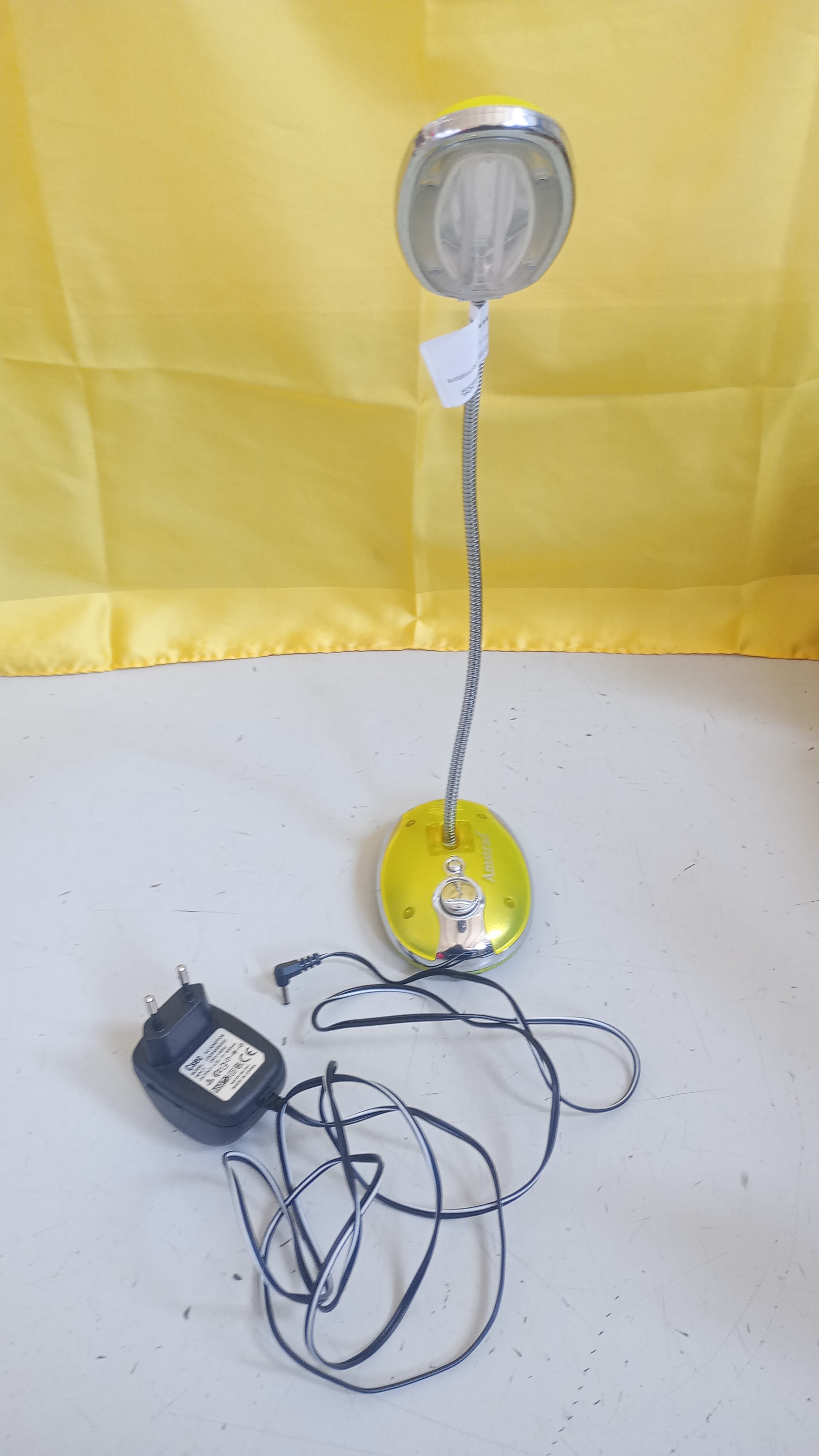 LAMPADA DA TAVOLO VERDE con traformatore