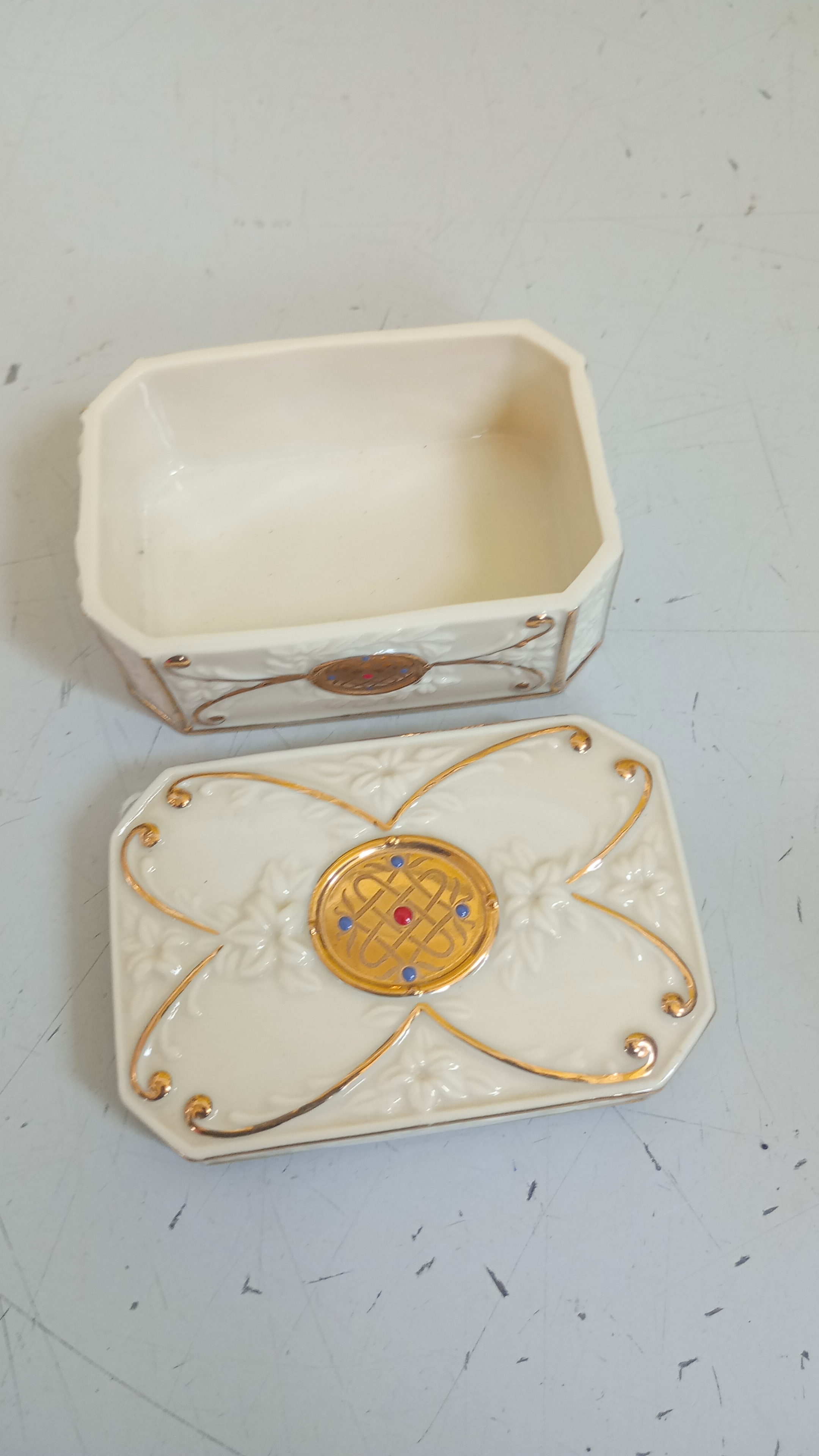 SCATOLA PORTA GIOIE IN CERAMICA