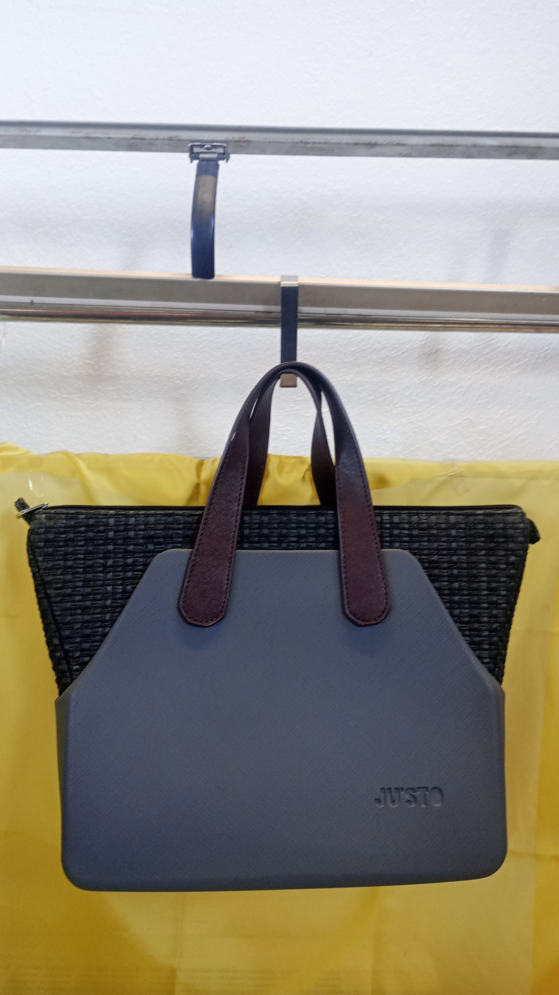 borsa grigia JU&lsquo;STO
