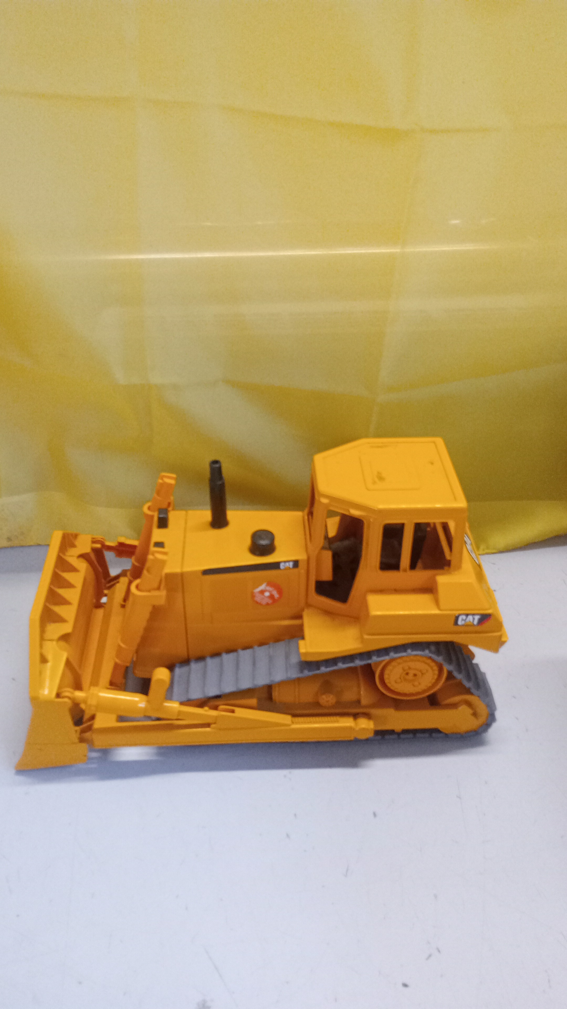 ESCAVATORE CINGOLATO CAT