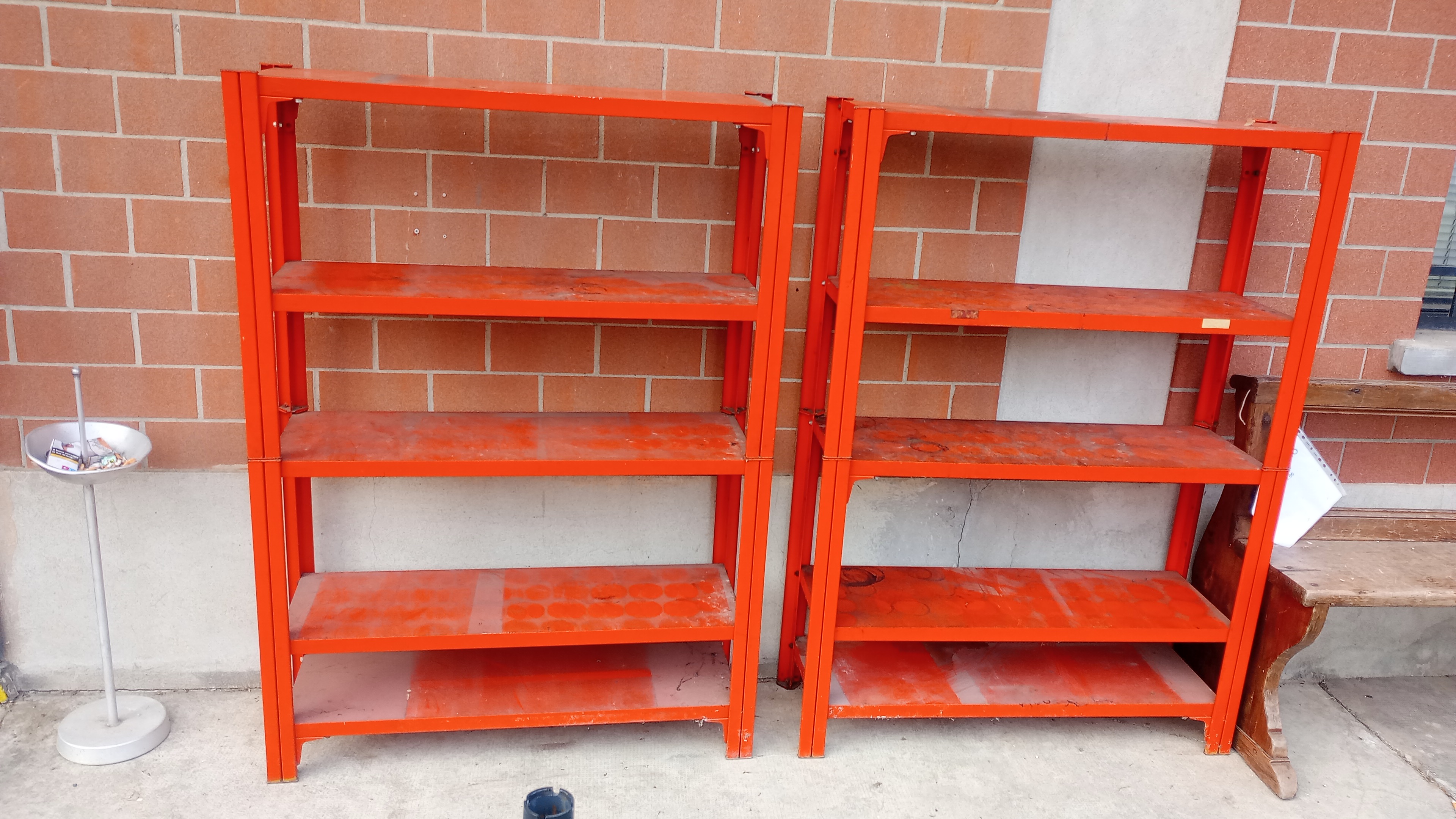 SCAFFALE ROSSO IN METALLO