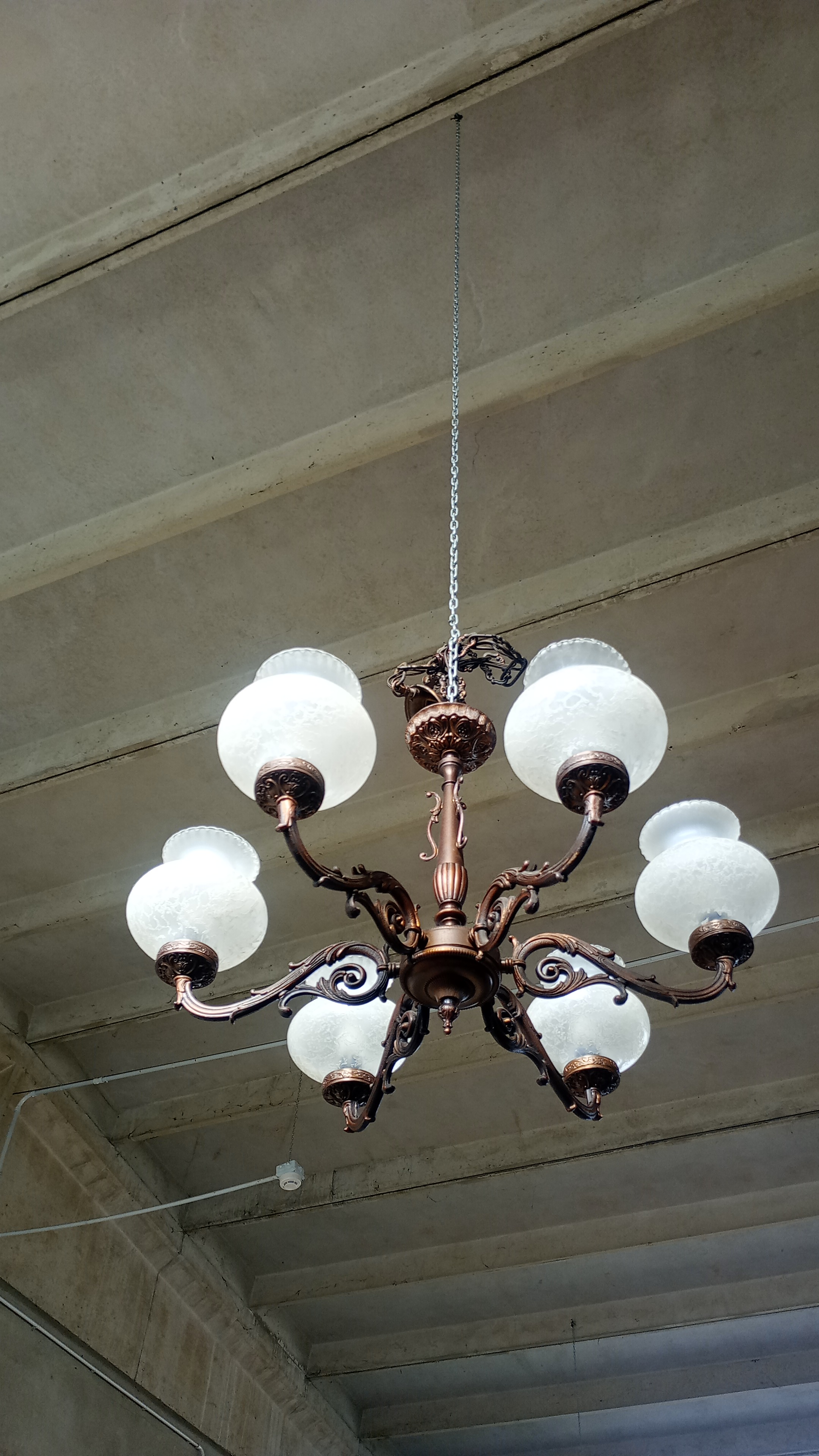 LAMPADARIO IN OTTONE 6 LUCI copri lampada in vetro 