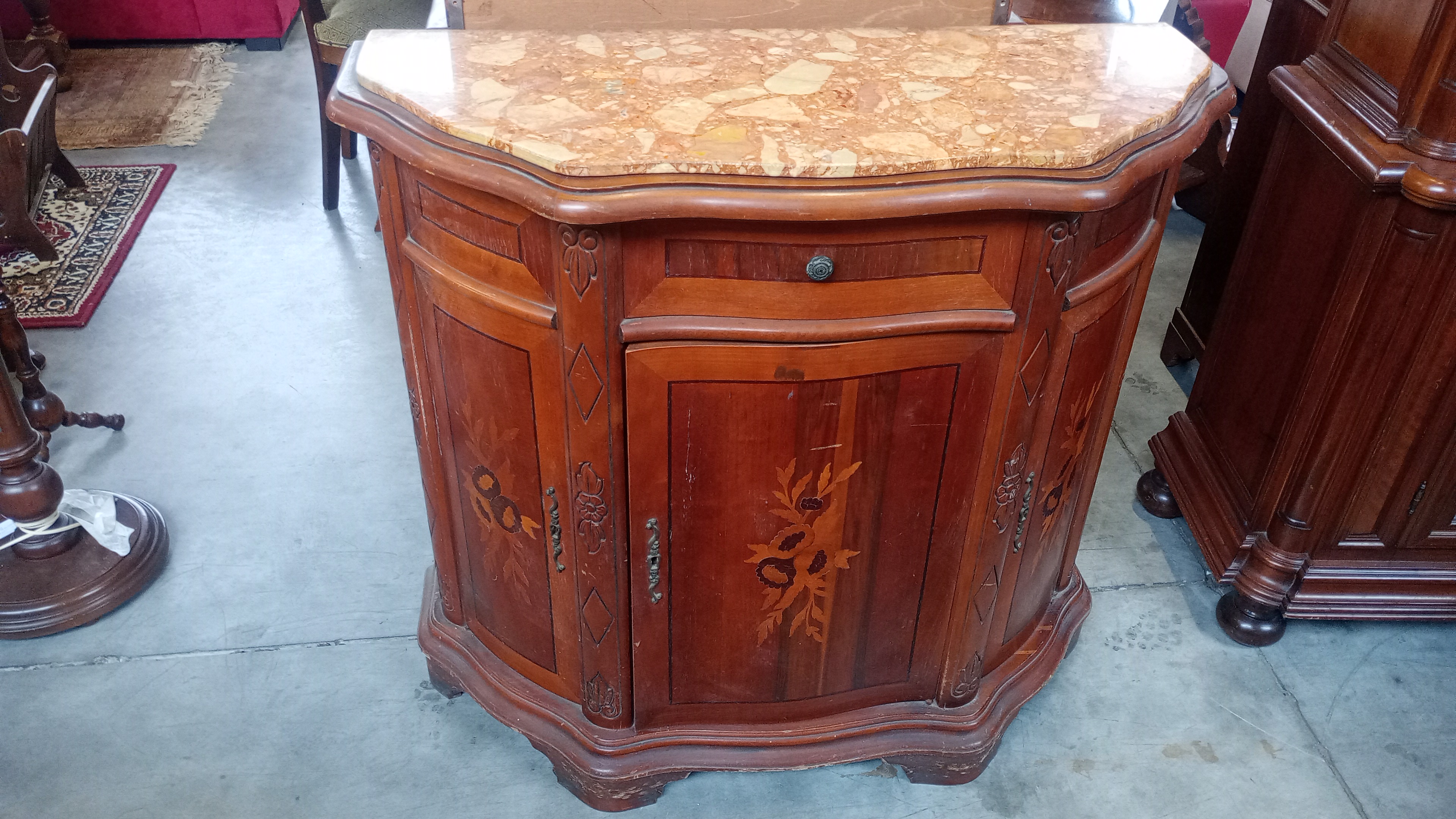 CREDENZA 2 ANTE PIANO IN MARMO