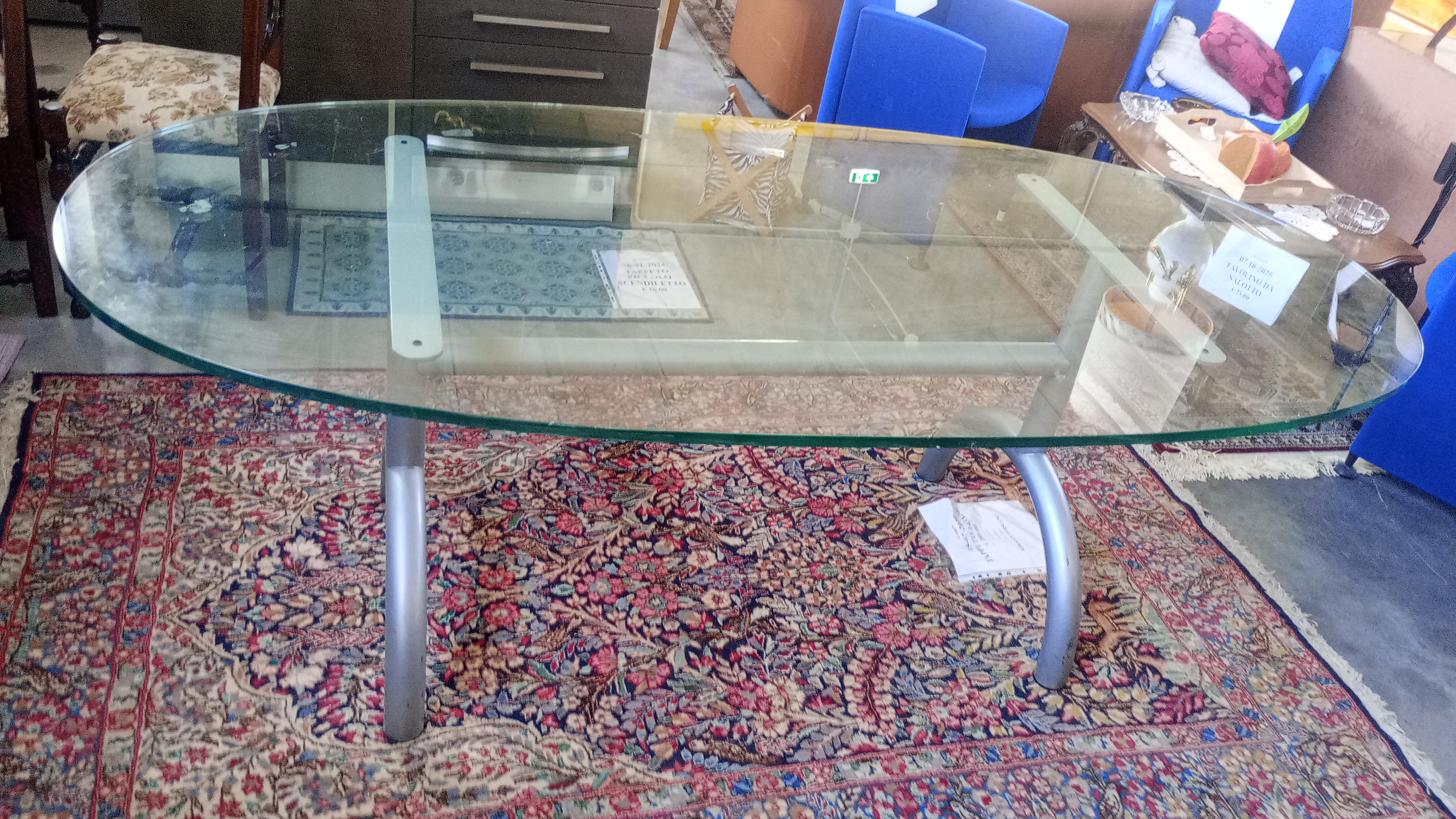 TAVOLO IN CRISTALLO OVALE 