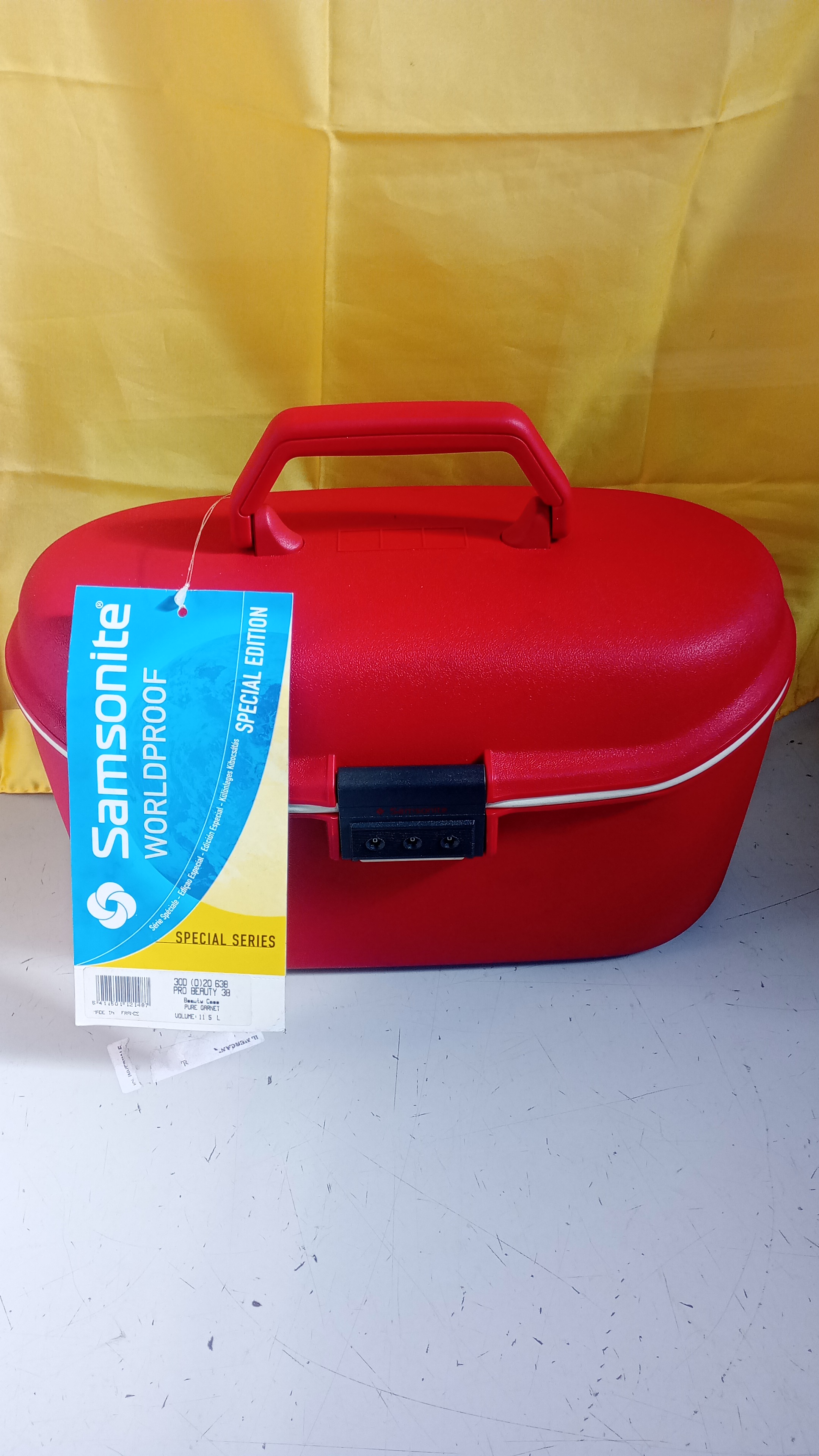  Beauty samsonite