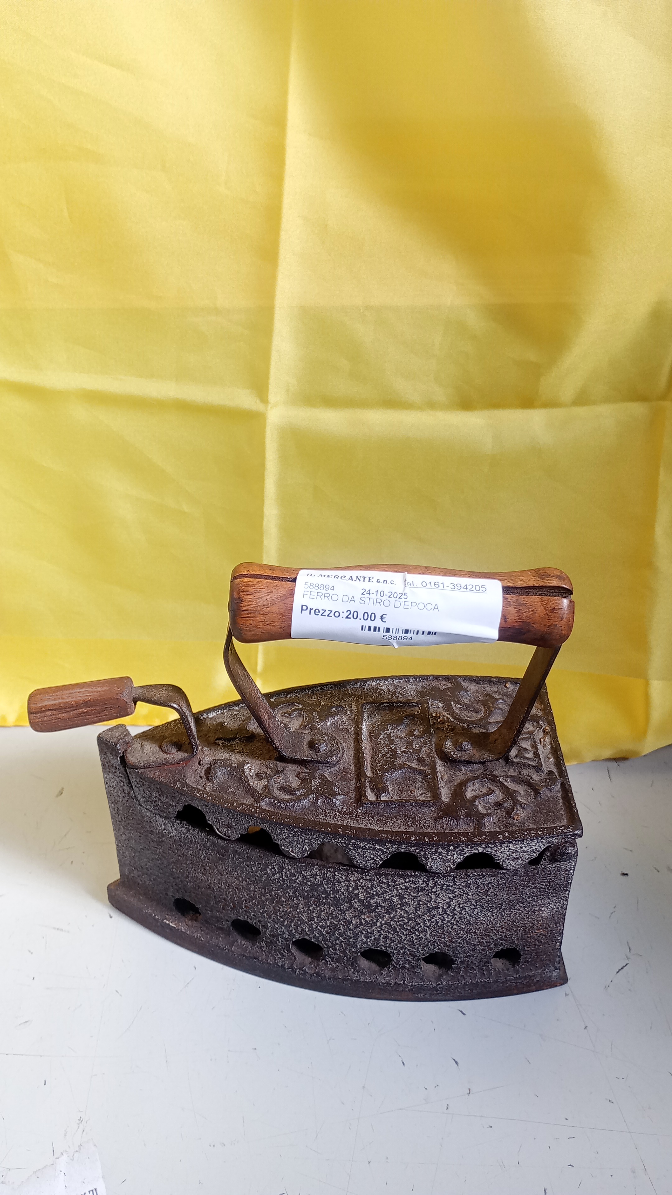 FERRO DA STIRO D&lsquo;EPOCA