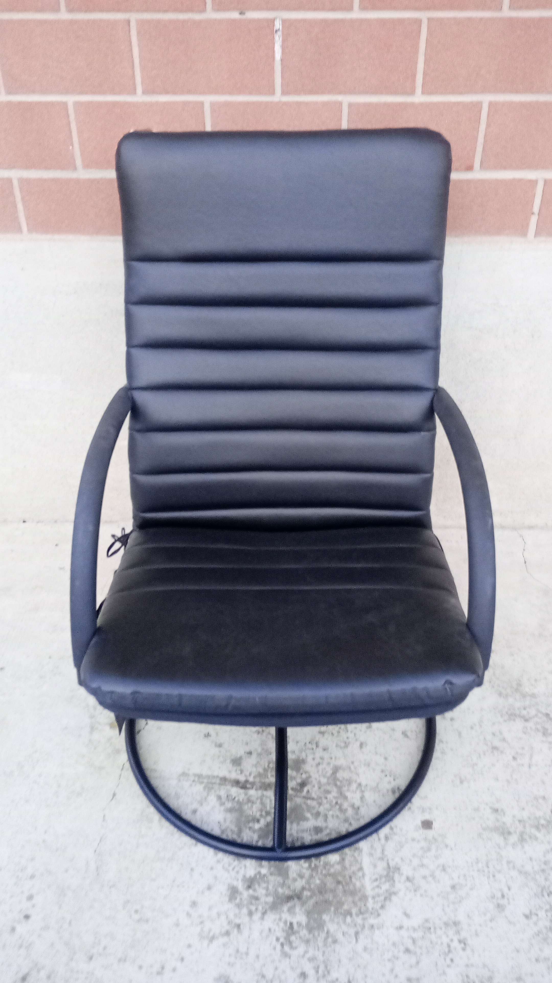 POLTRONA GIREVOLE CON MASSAGGIATORE INCORPORATO