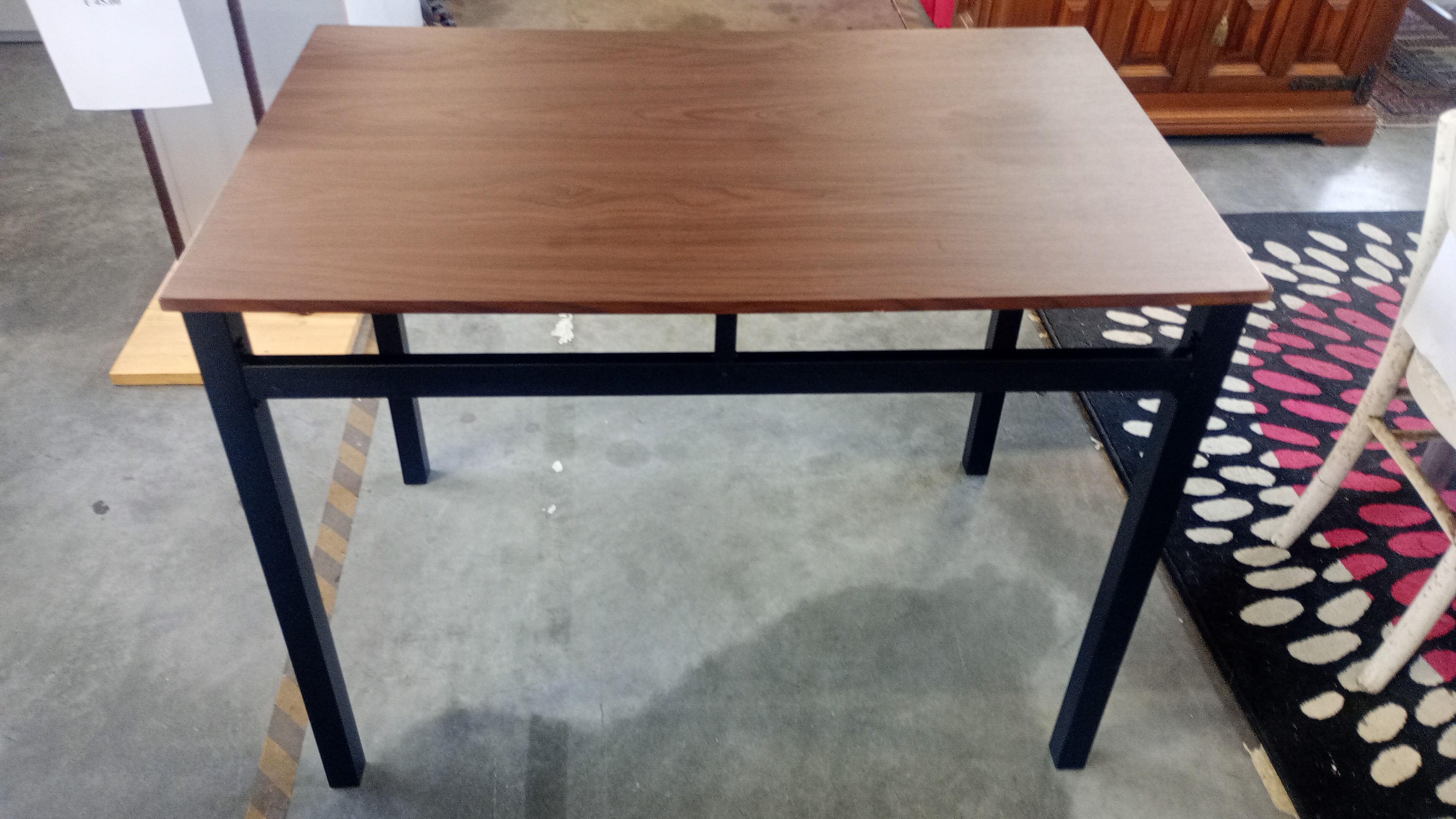 TAVOLO IN LEGNO E METALLO