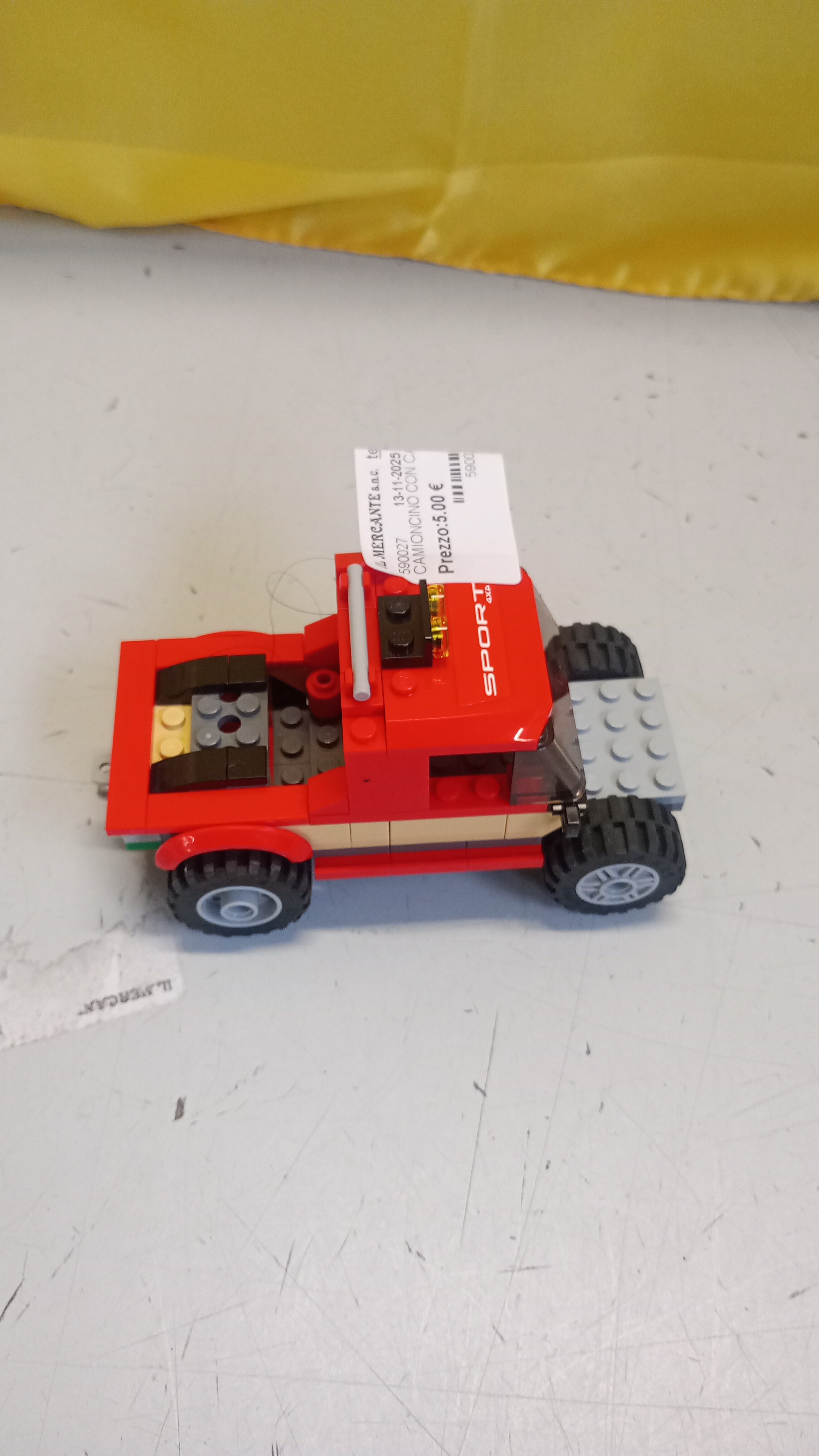 CAMIONCINO CON CARRELLO