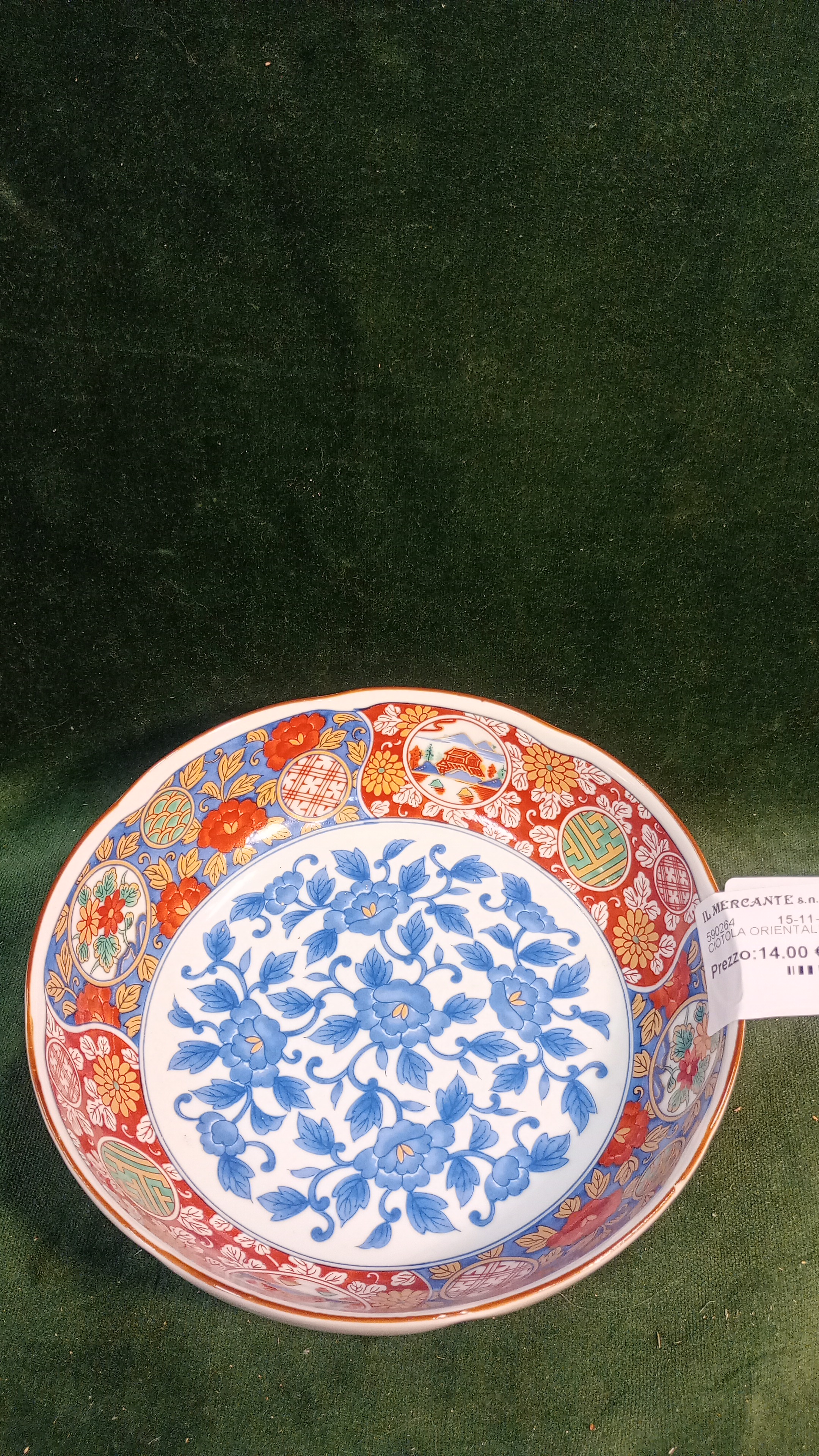 CIOTOLA ORIENTALE piccola sbeccatura nel bordo