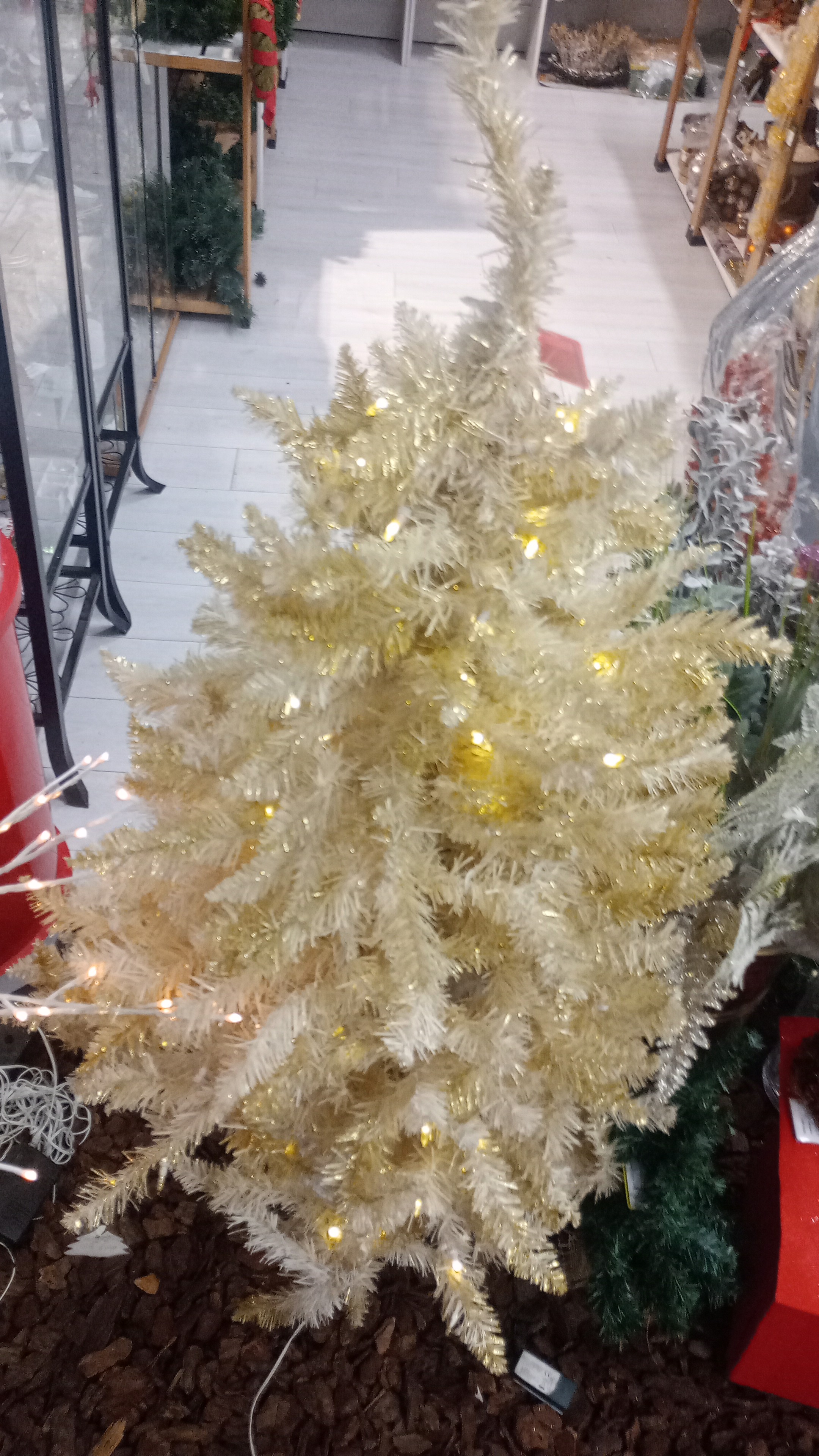 ALBERO BIANCO E DORATO CON LUCI