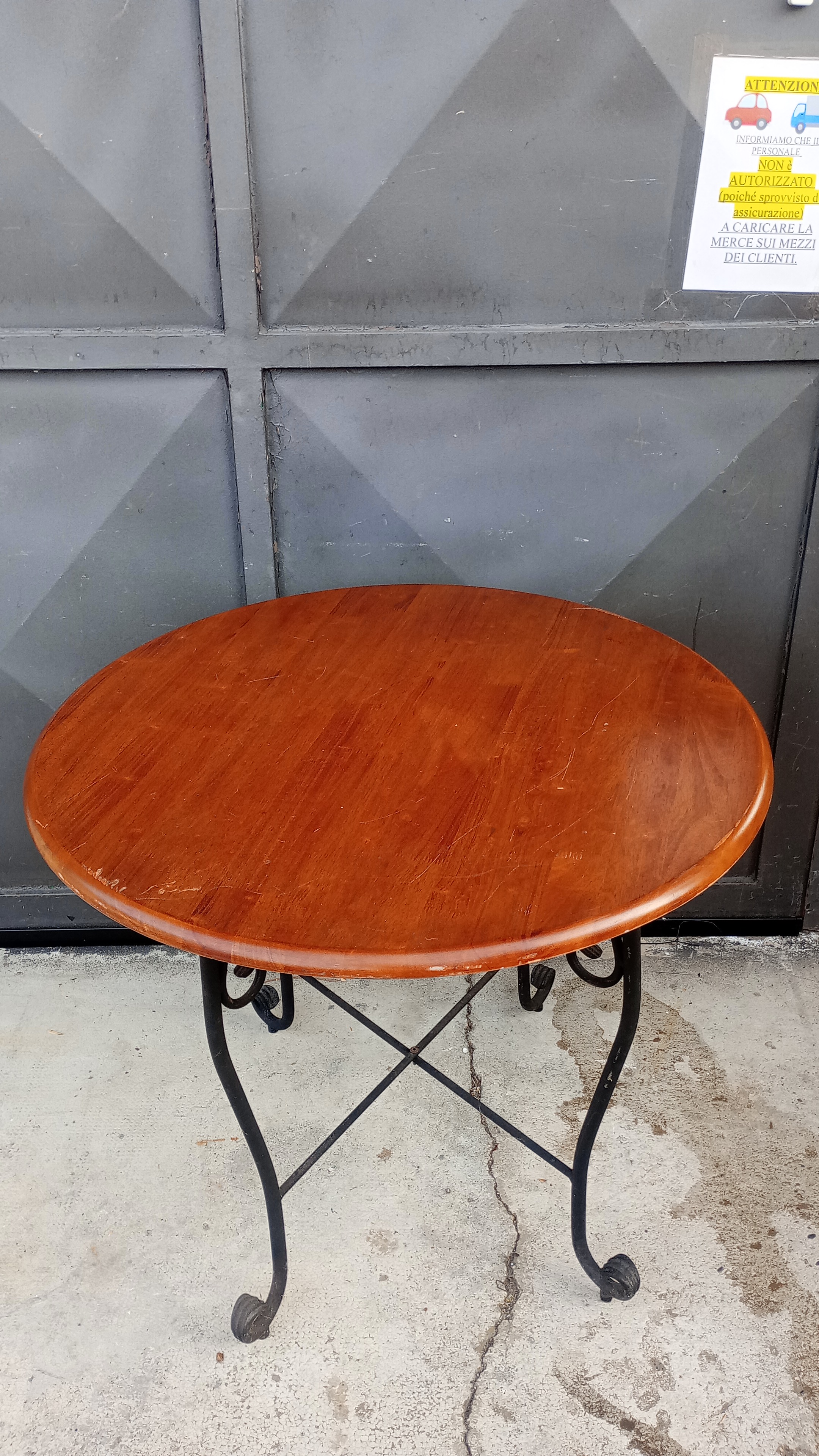 TAVOLO ROTOBNDO IN LEGNO BASE IN METALLO