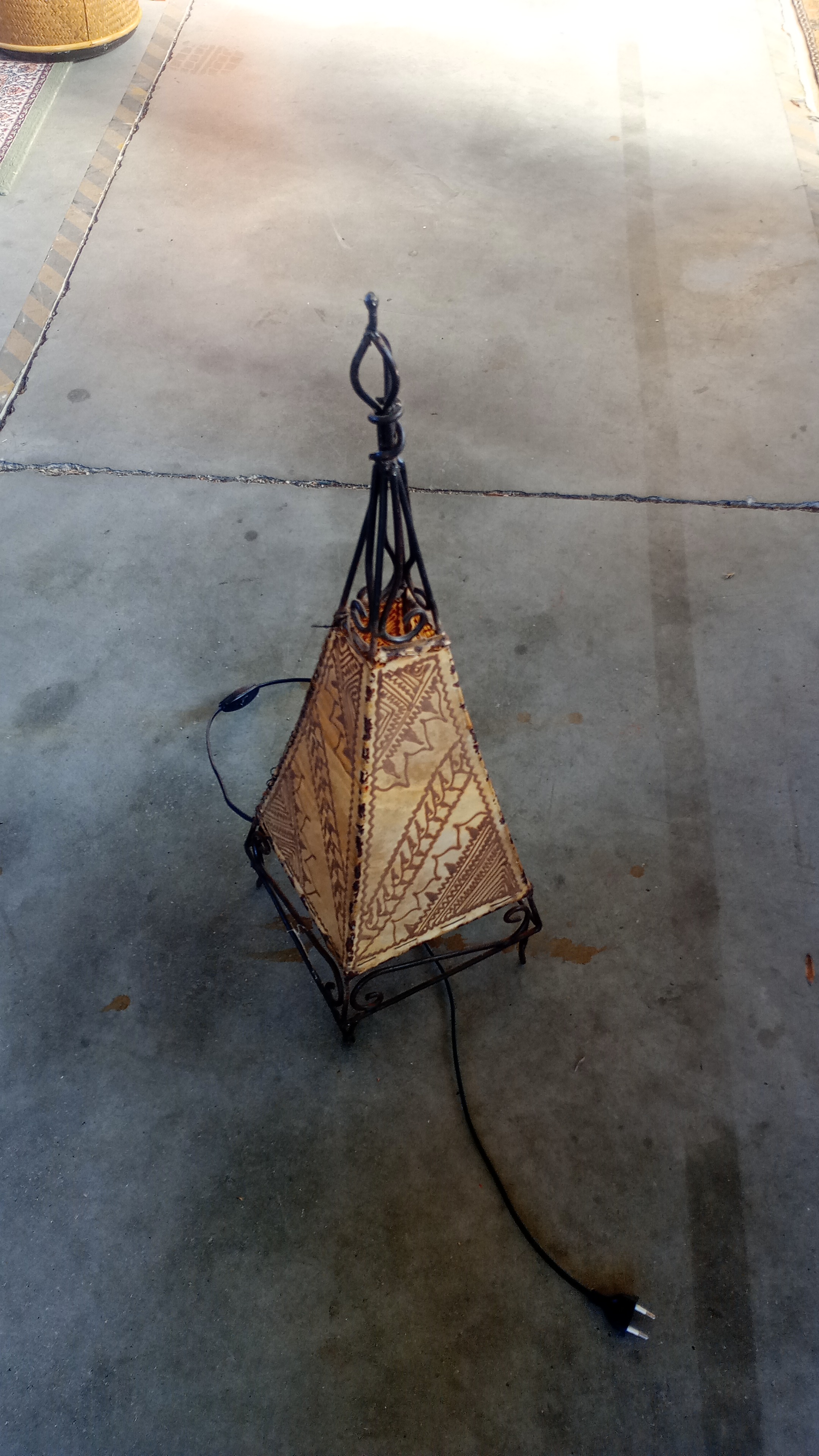 LAMPADA DA TAVOLO STILE ETNICA