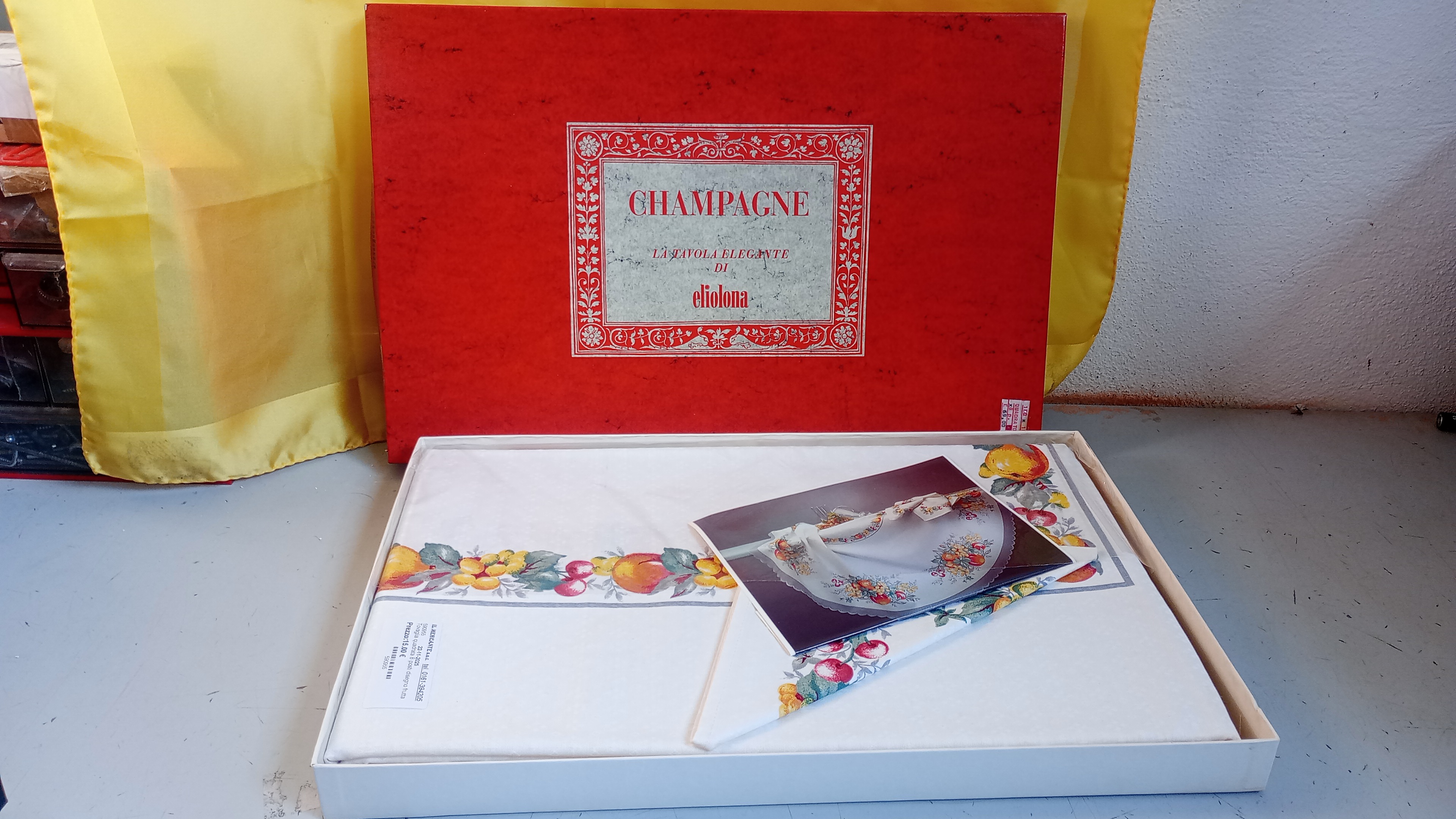  Tovaglia quadrata 8 posti disegno frutta