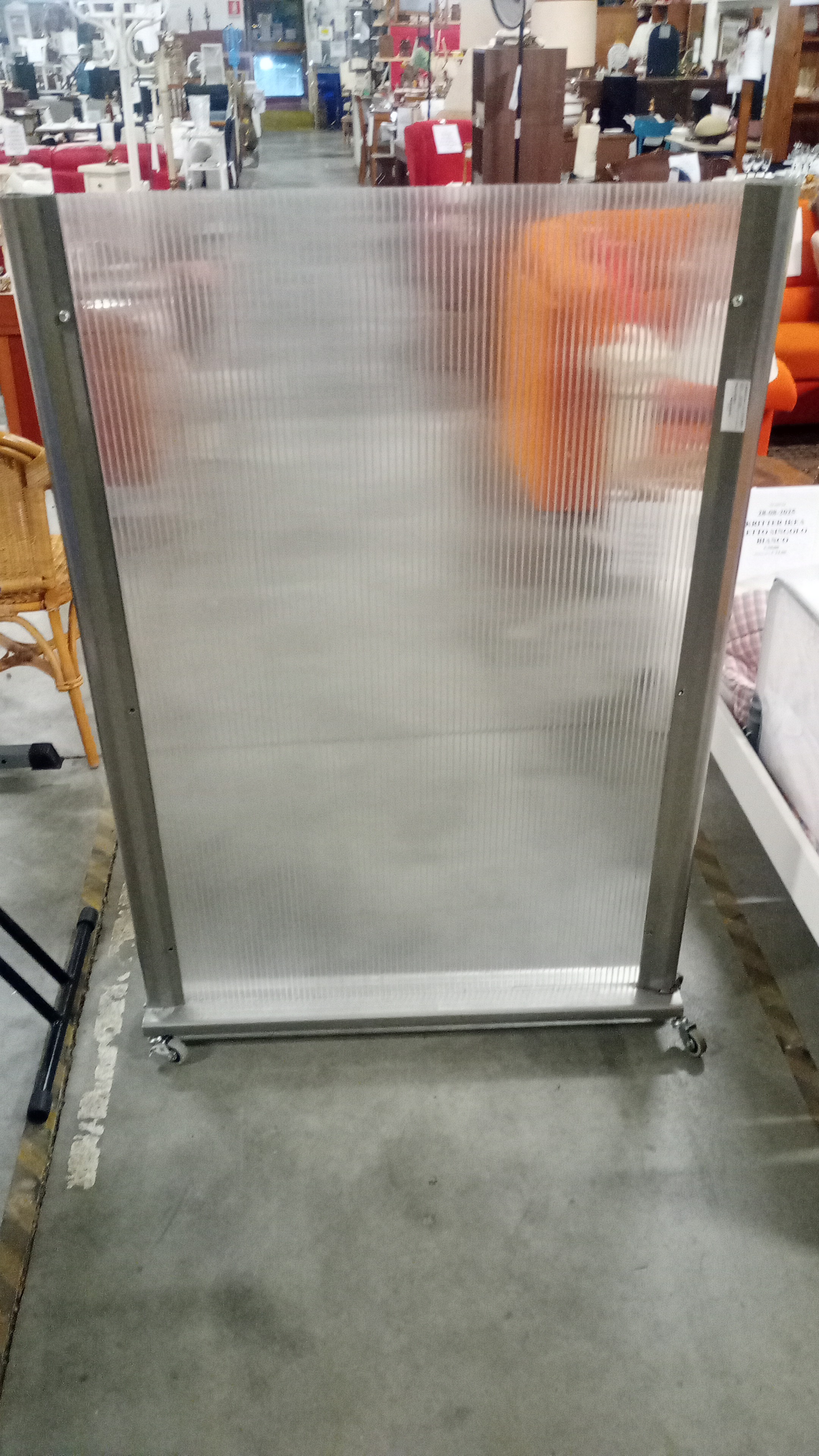 PANNELLO DIVISORIO IN PLEXIGLASS  E STUTTURA ACCIAIO