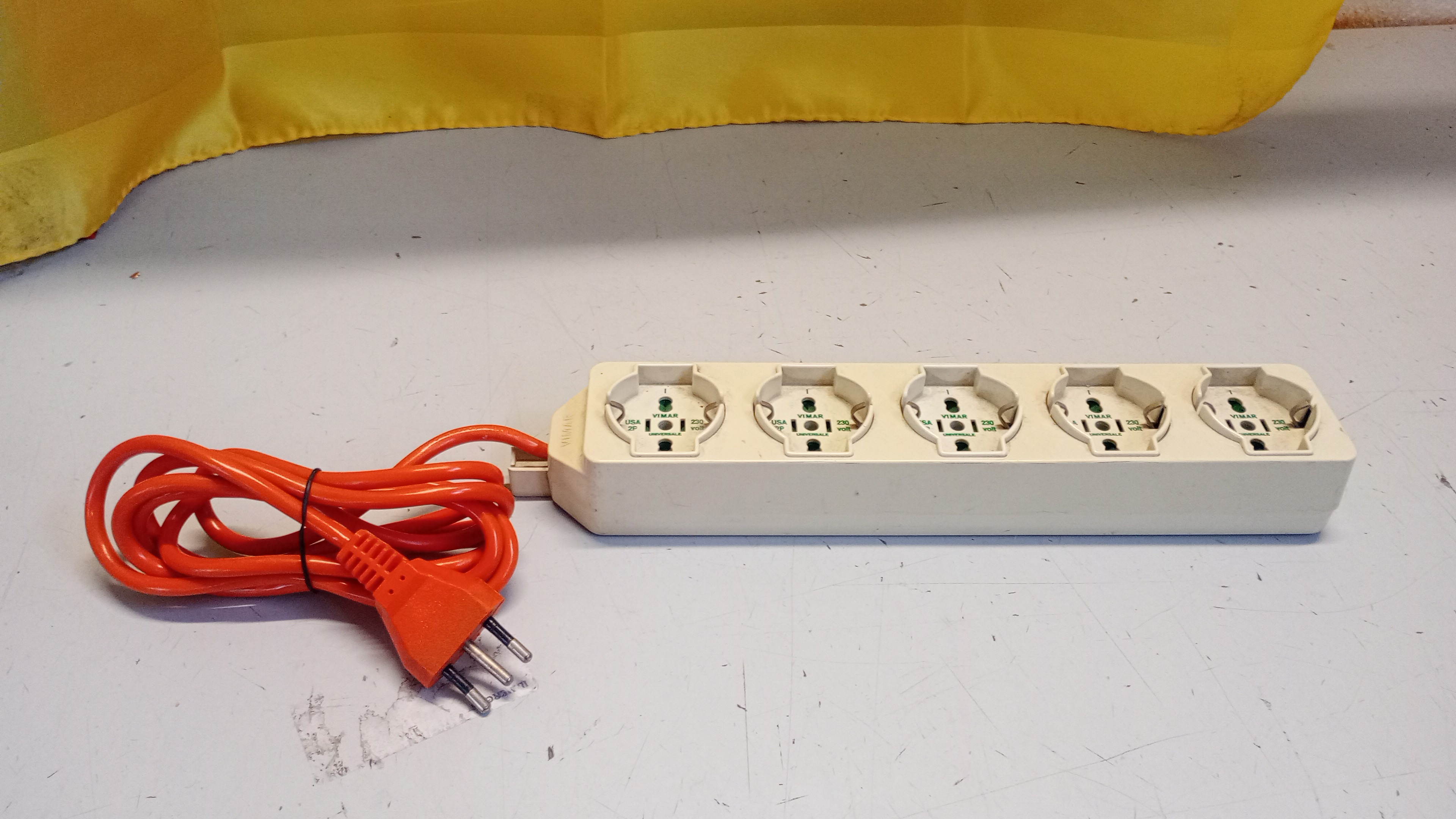 CIABATTA 5 PRESE VIMAR