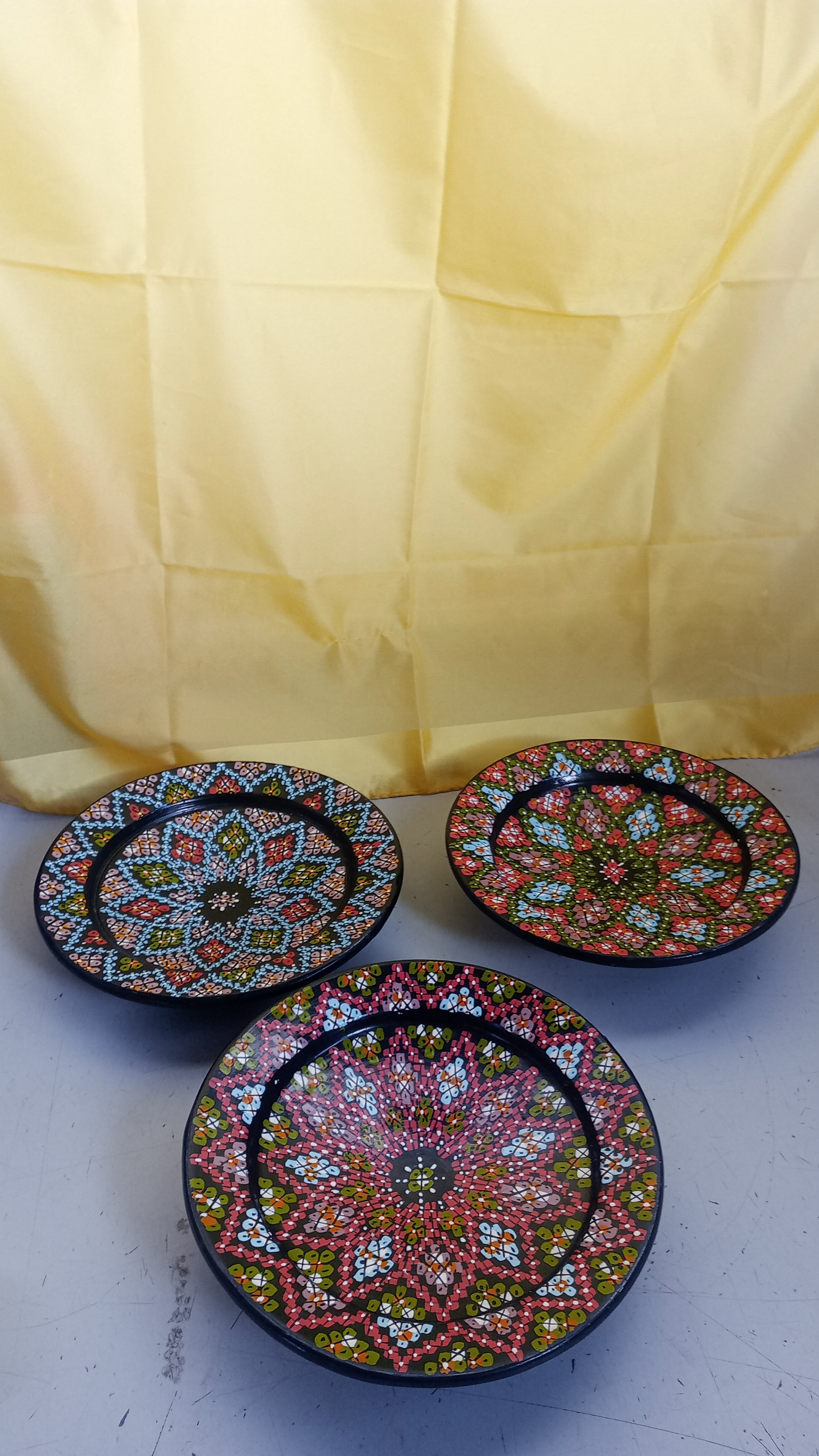 PIATTO NERO DECORATO